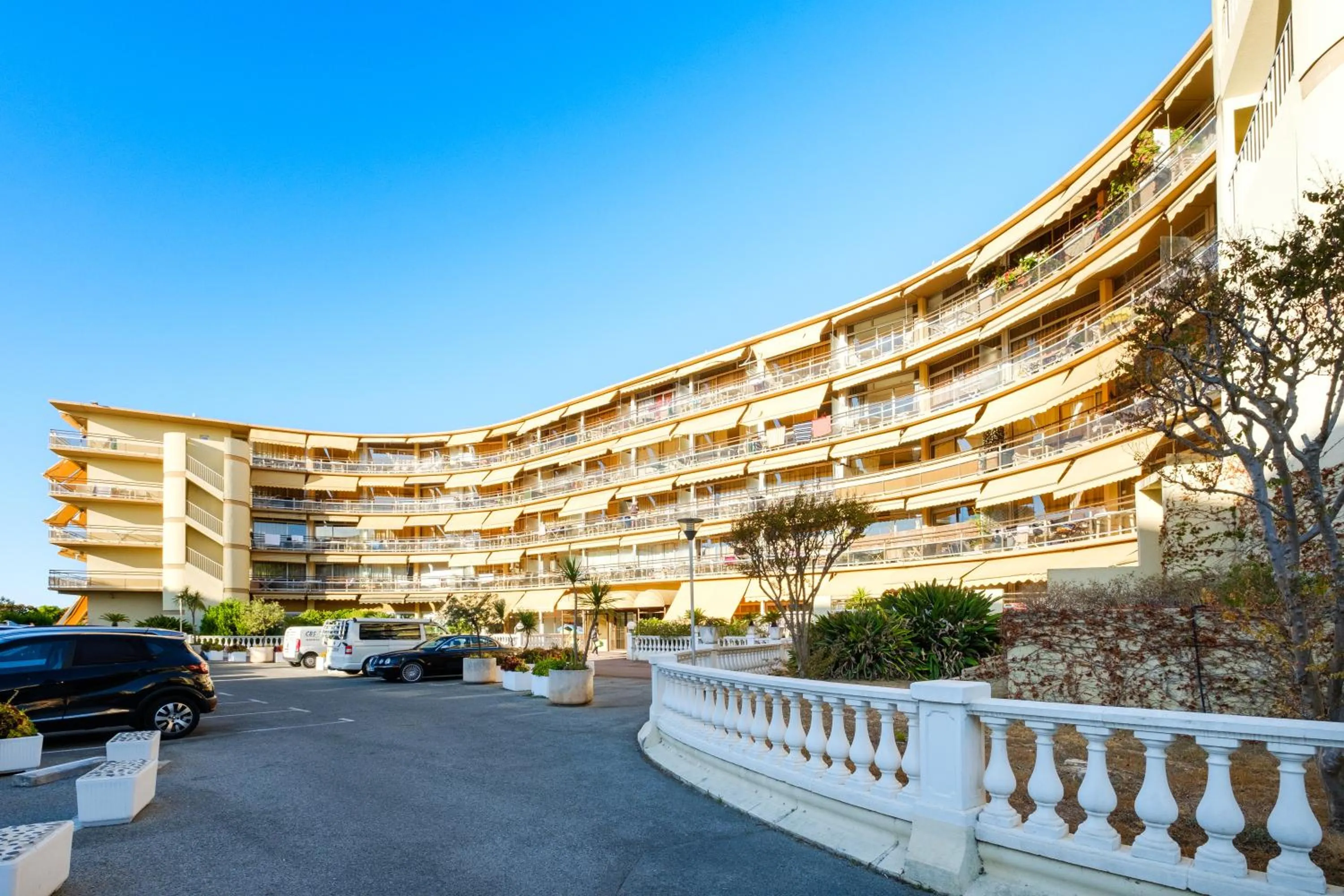 Property building in Résidence Pierre & Vacances Heliotel Marine