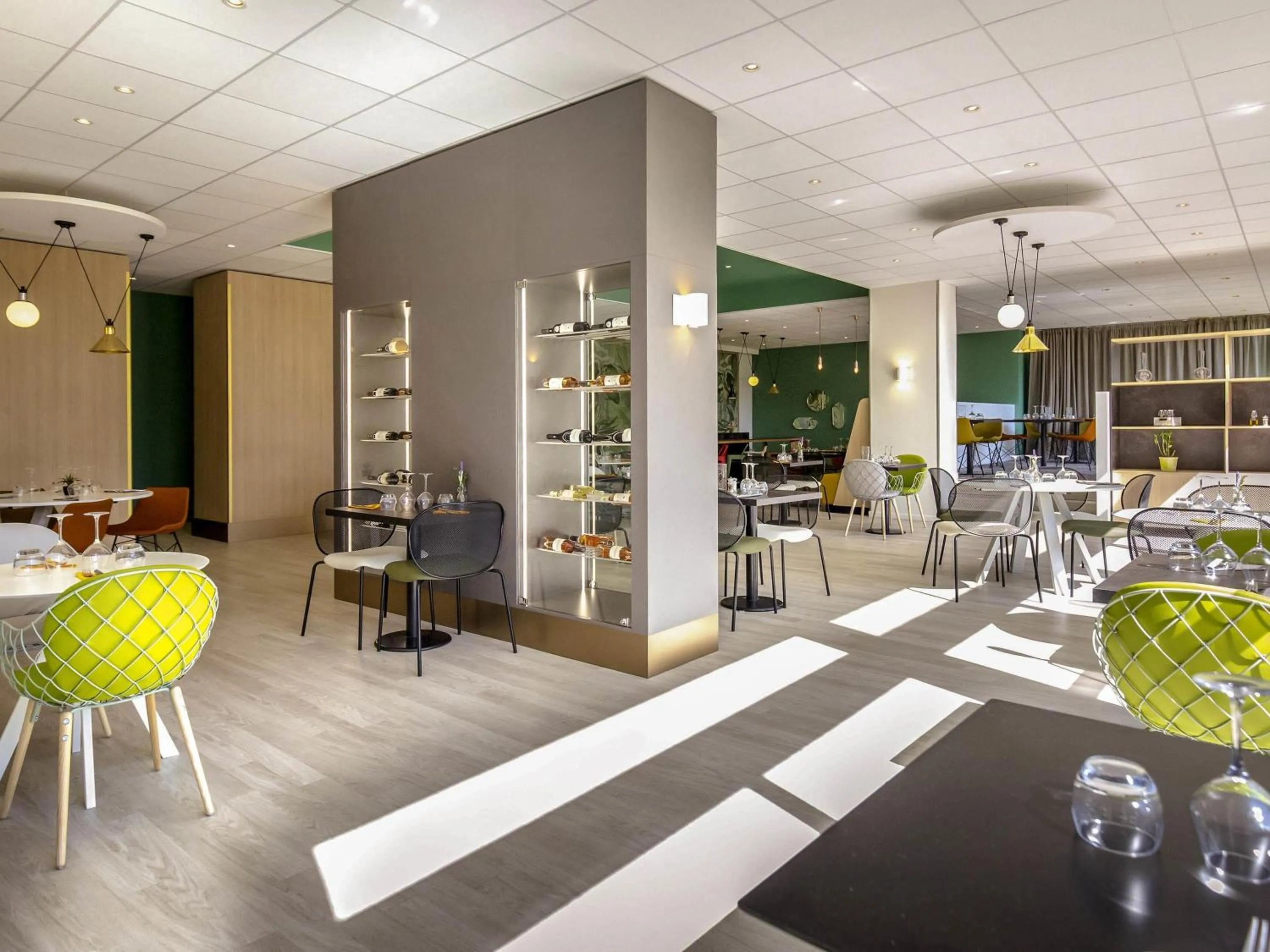 Restaurant/places to eat in Ibis Cavaillon Portes du Luberon