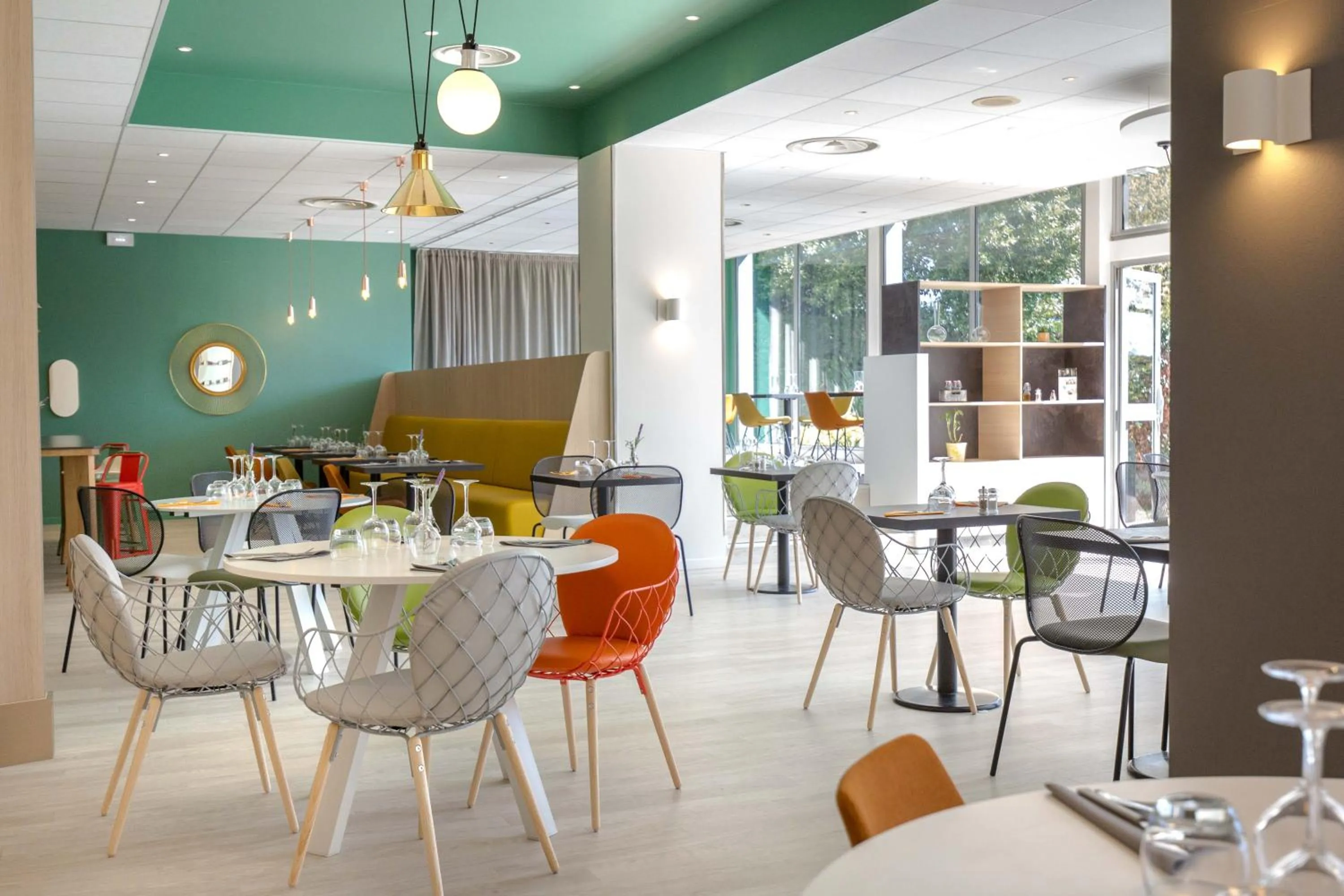Restaurant/places to eat in Ibis Cavaillon Portes du Luberon