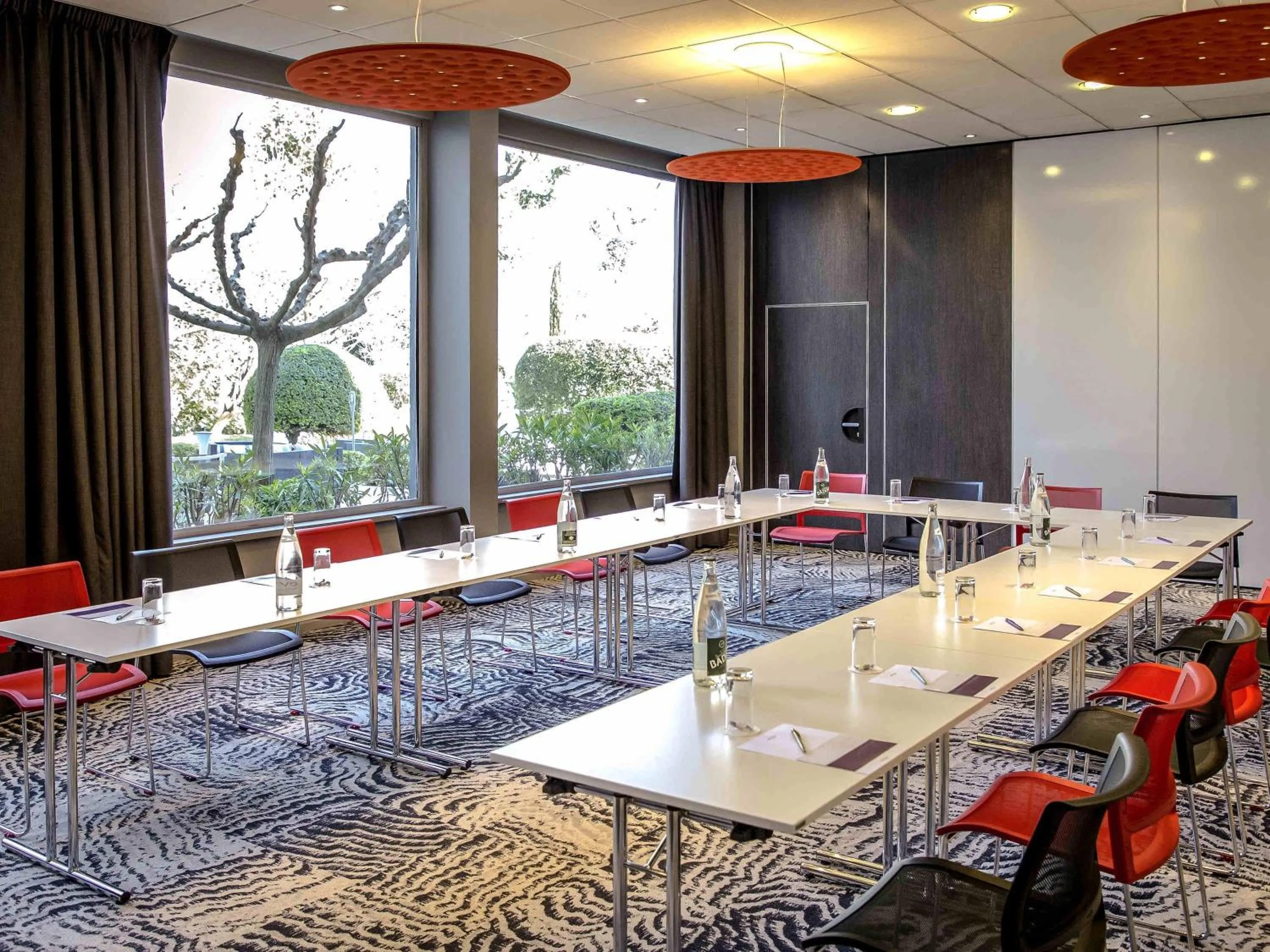 Meeting/conference room in Ibis Cavaillon Portes du Luberon