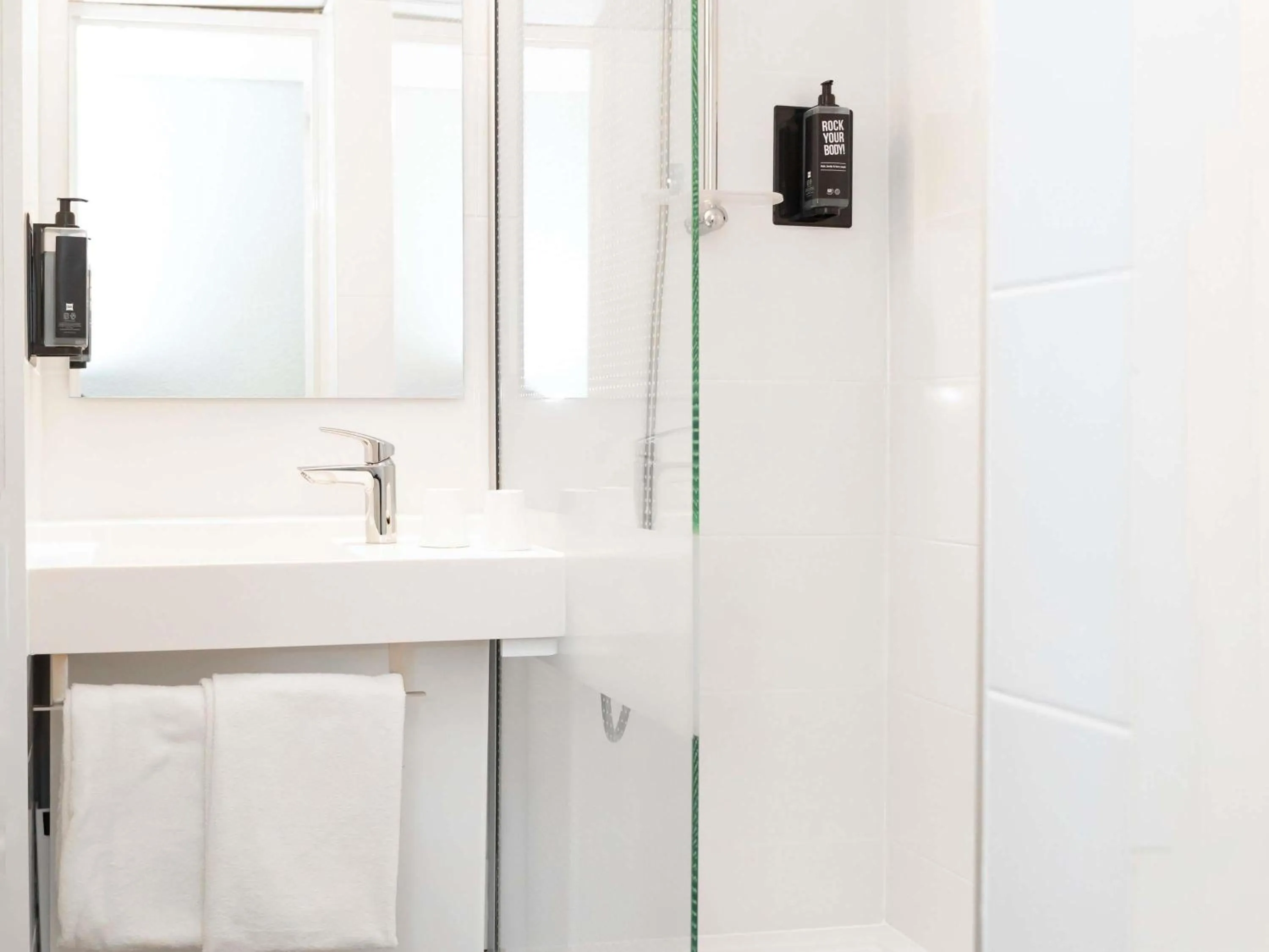 Bedroom in ibis Metz Centre Cathedrale