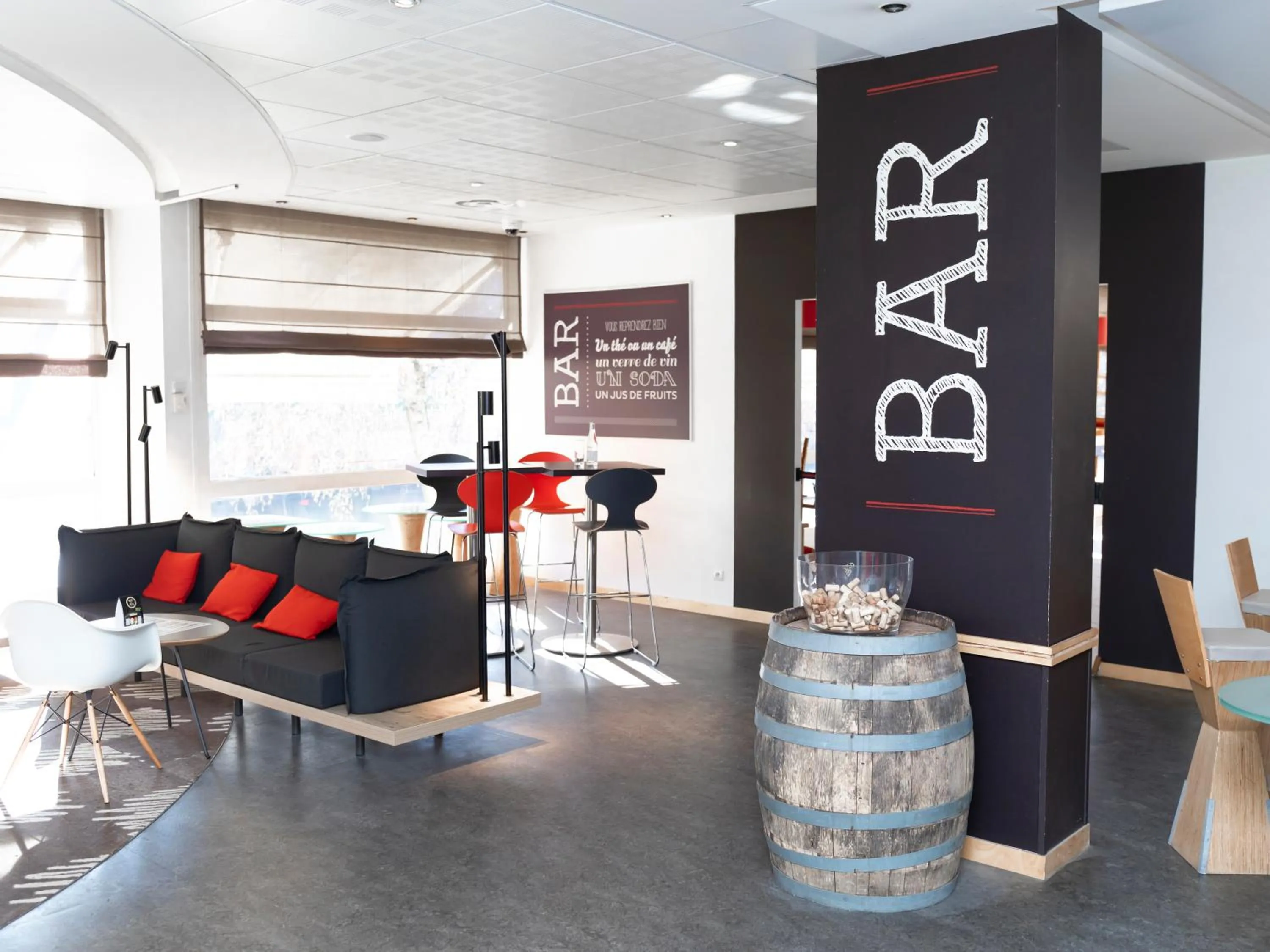 Lounge or bar in ibis Metz Centre Cathedrale