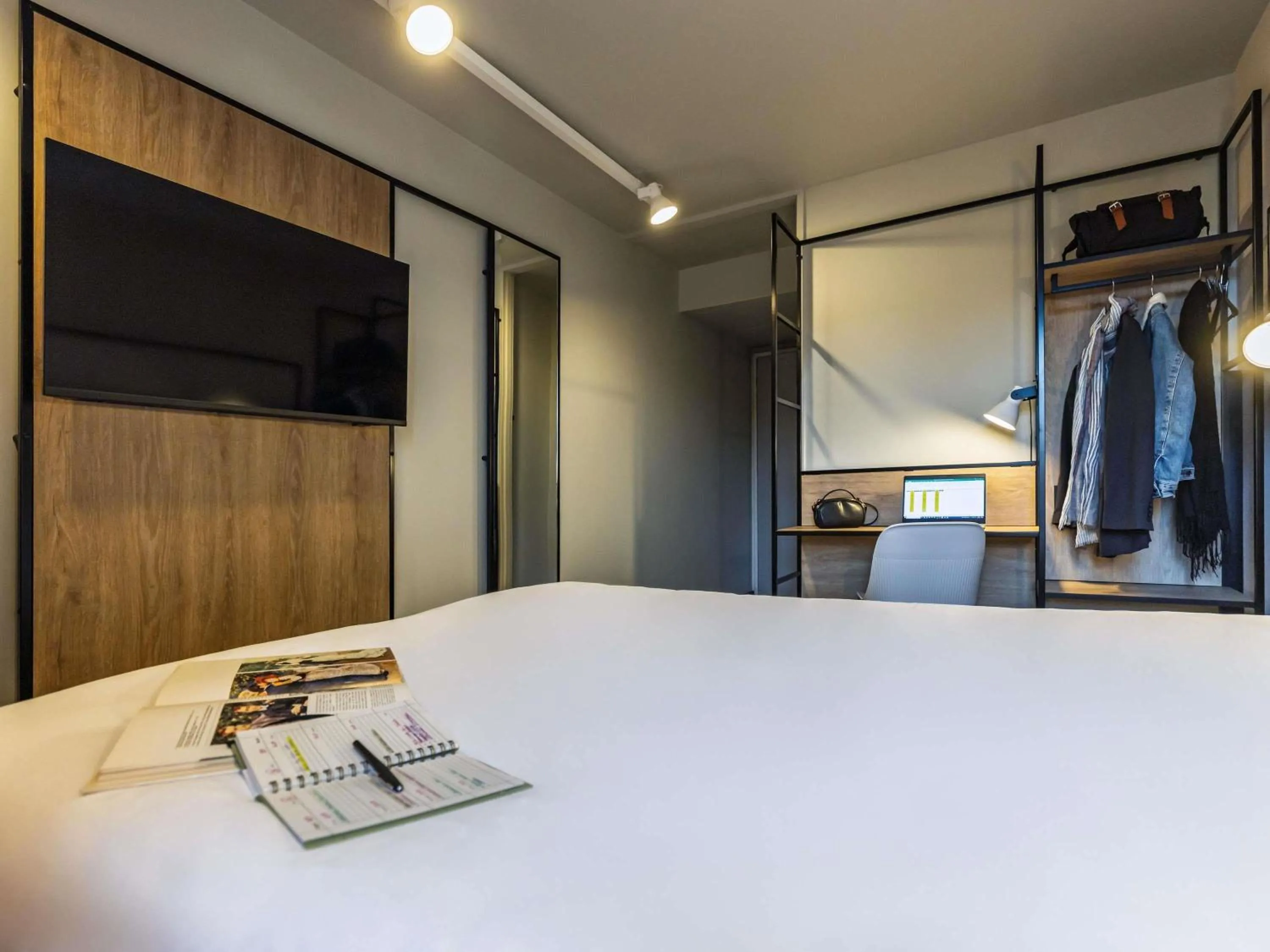 Bedroom, Bed in ibis Metz Centre Cathedrale