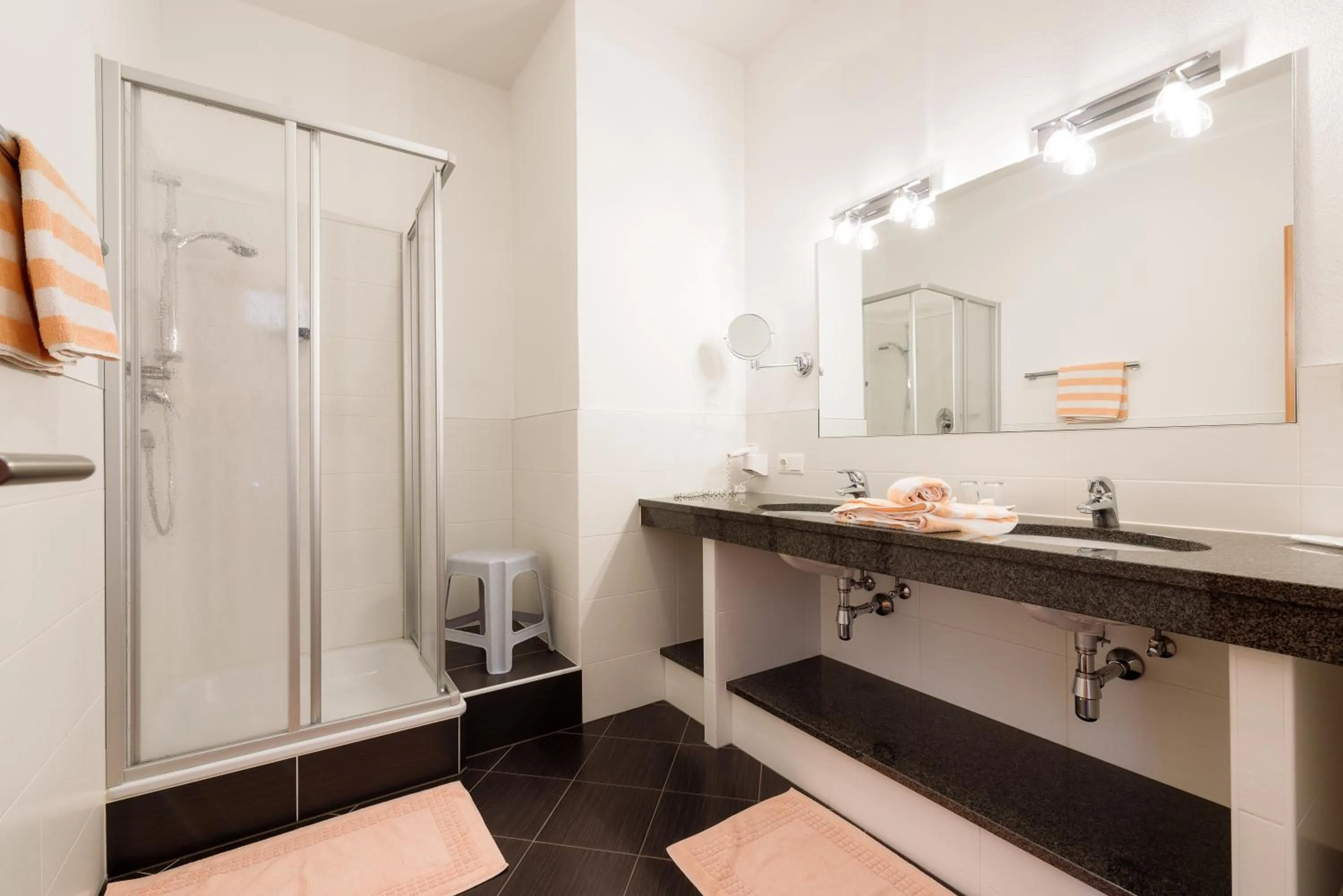 Bathroom in Hotel Forer