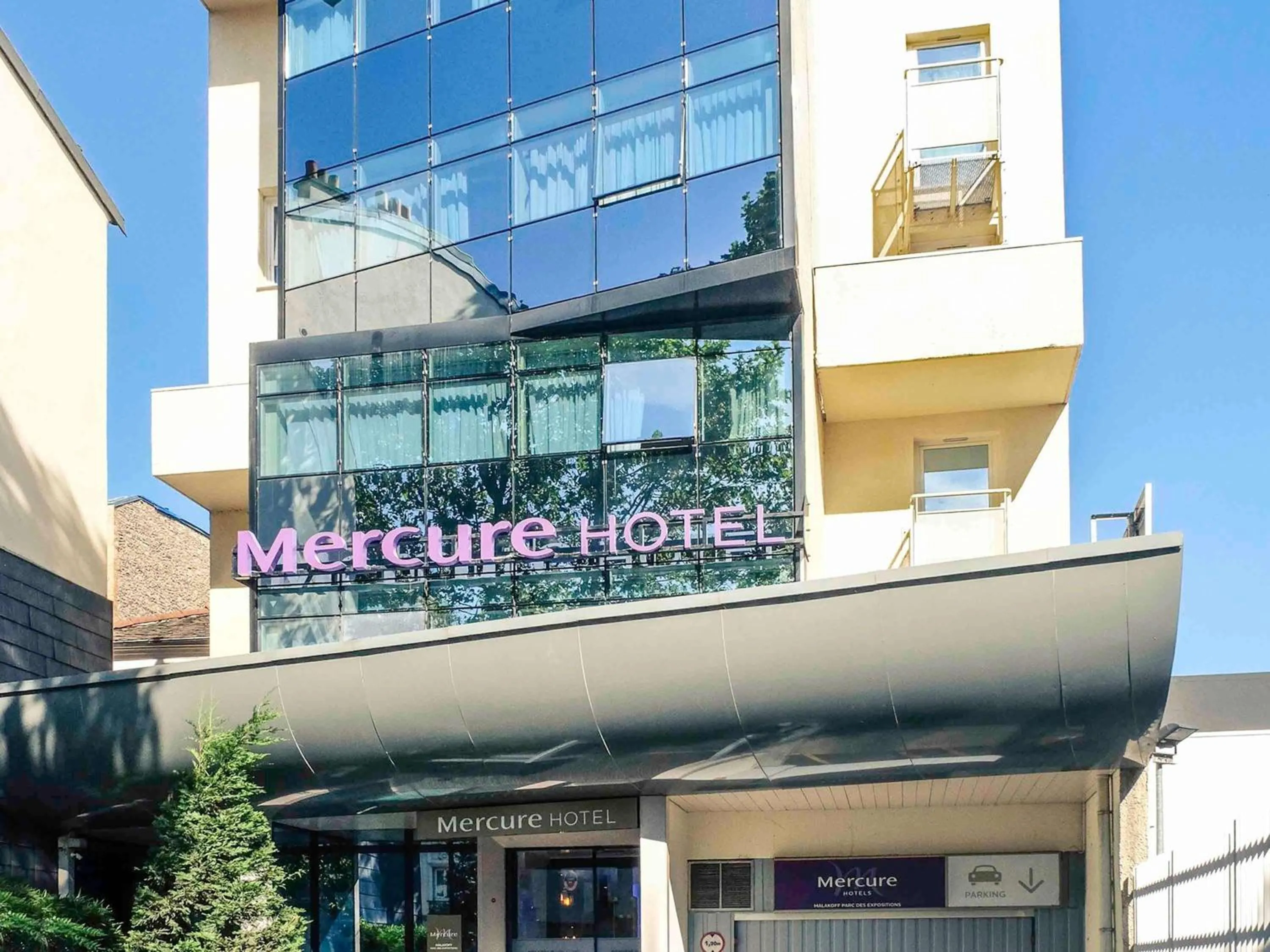 Property building in Mercure Paris Malakoff Parc des Expositions