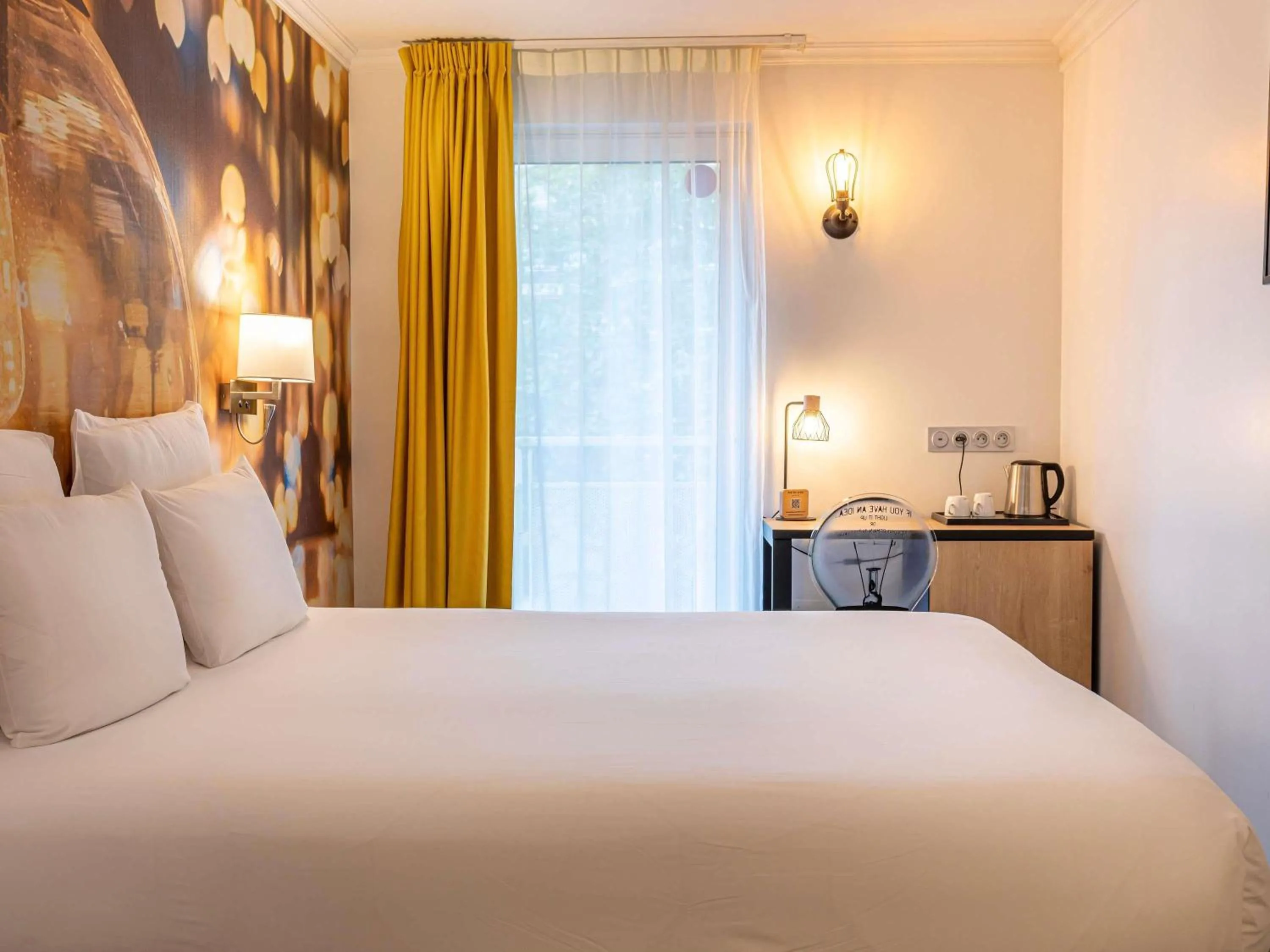 Bedroom, Bed in Mercure Paris Malakoff Parc des Expositions