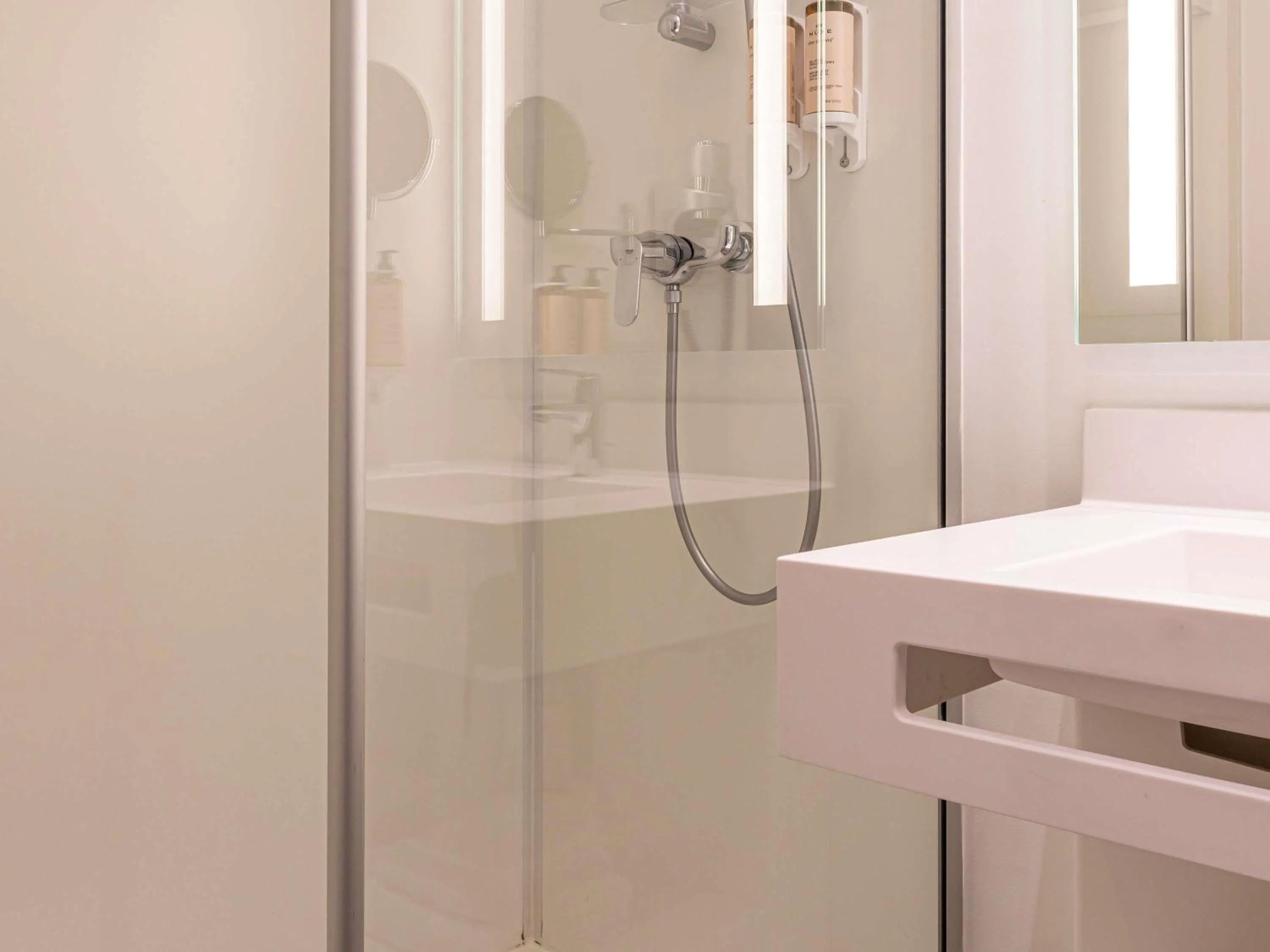 Bedroom in Mercure Paris Malakoff Parc des Expositions