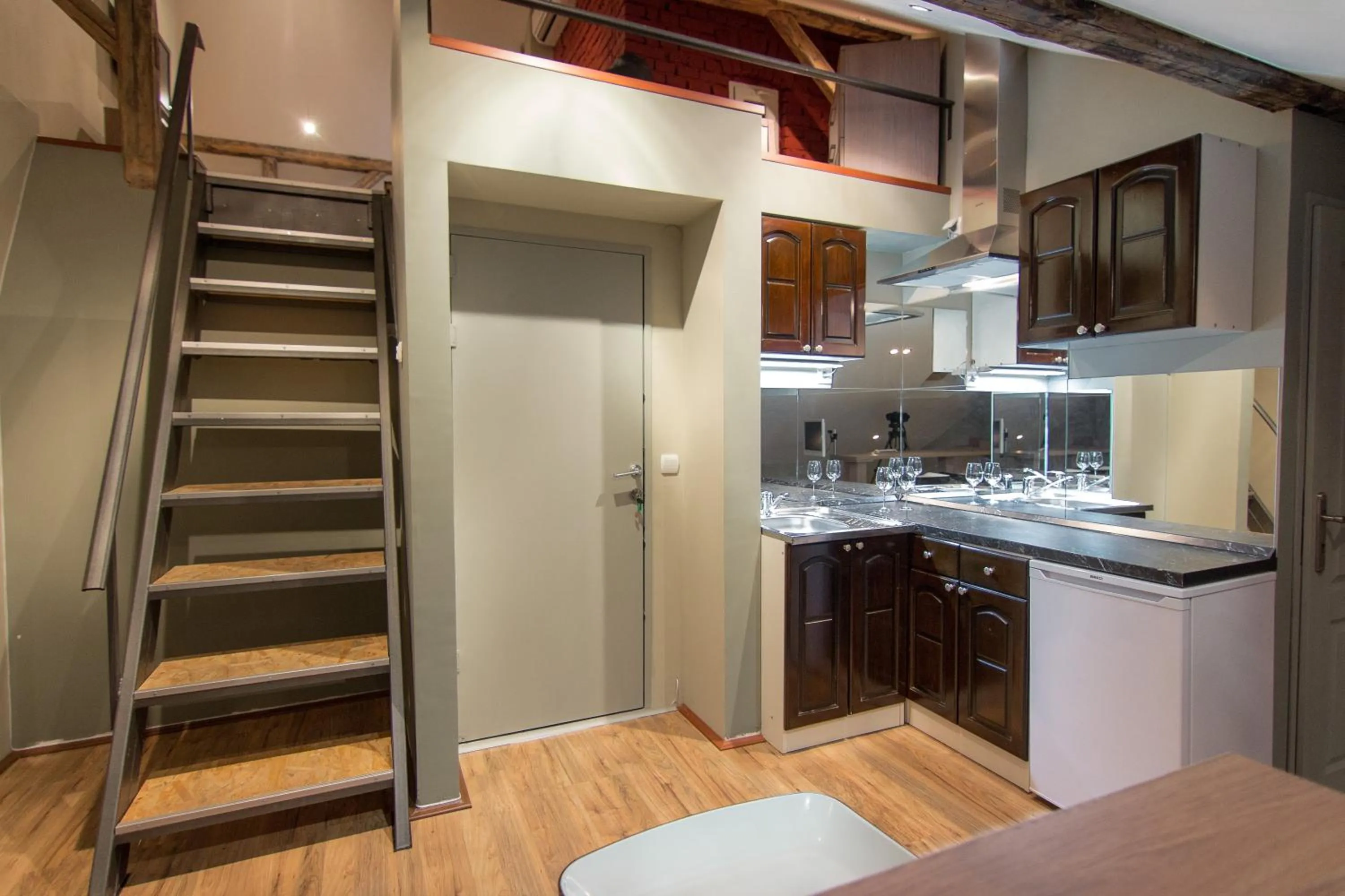 Kitchen or kitchenette in Central Park Apartments