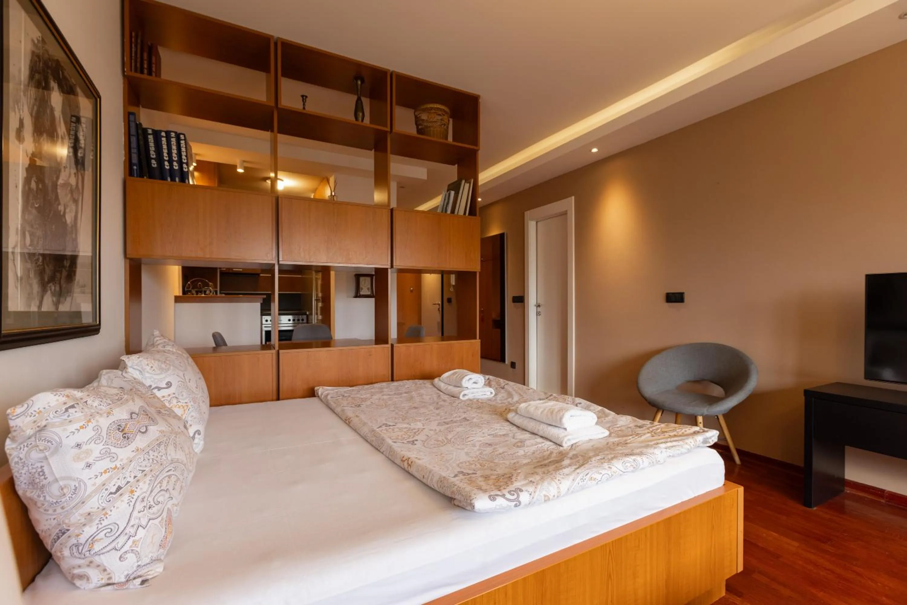 Bed in Central Park Apartments