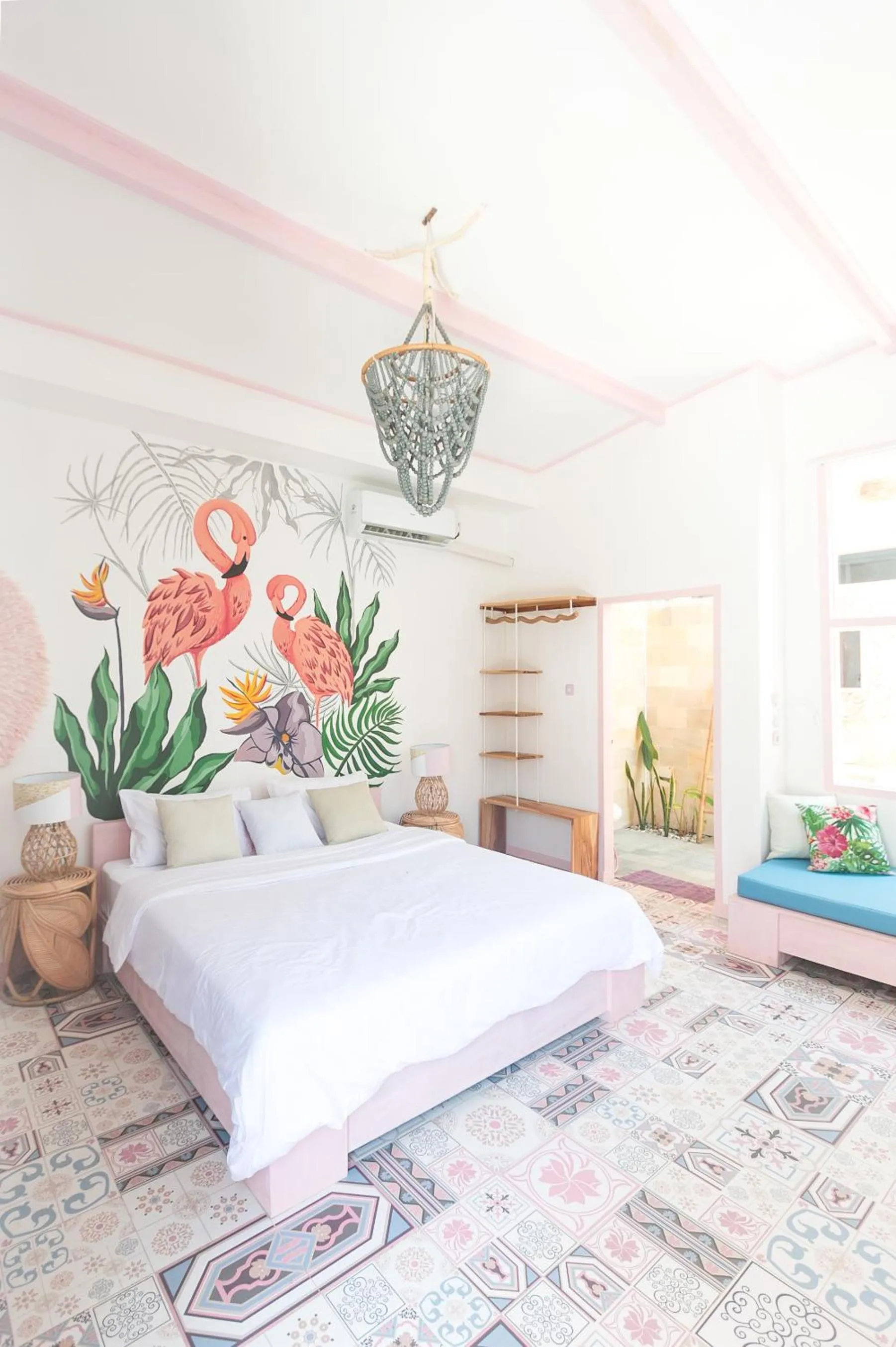 Photo of the whole room, Bed in Flamingo