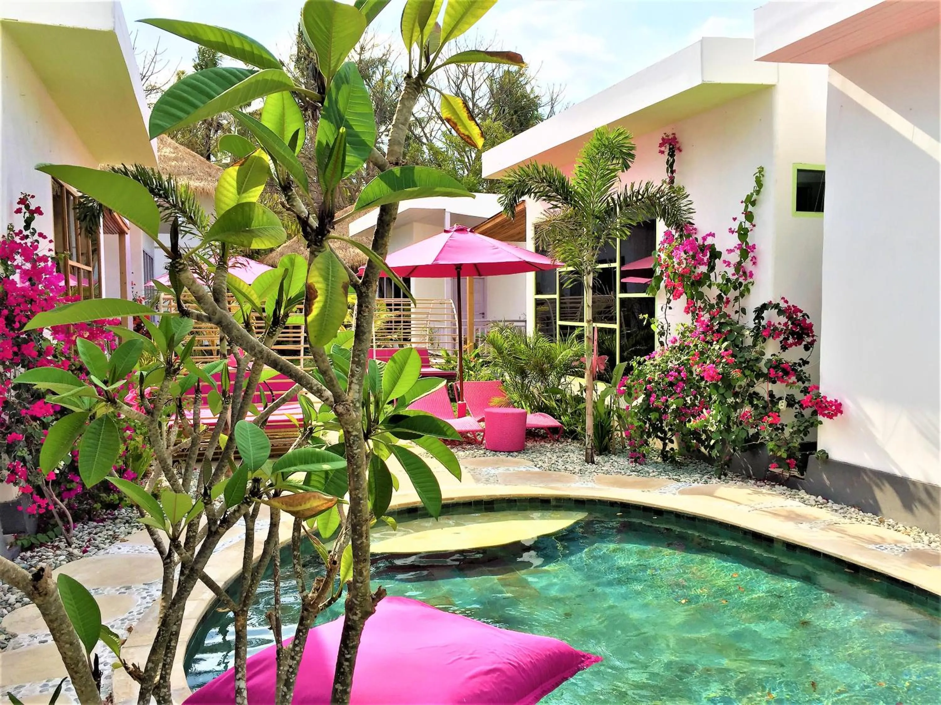 Property building in Flamingo