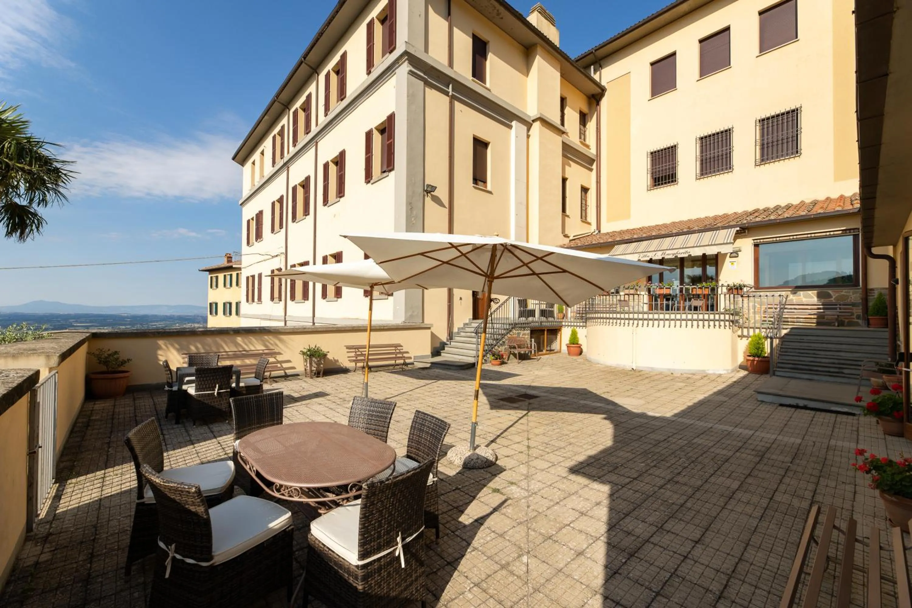Patio in Villa Santa Margherita - Albergo