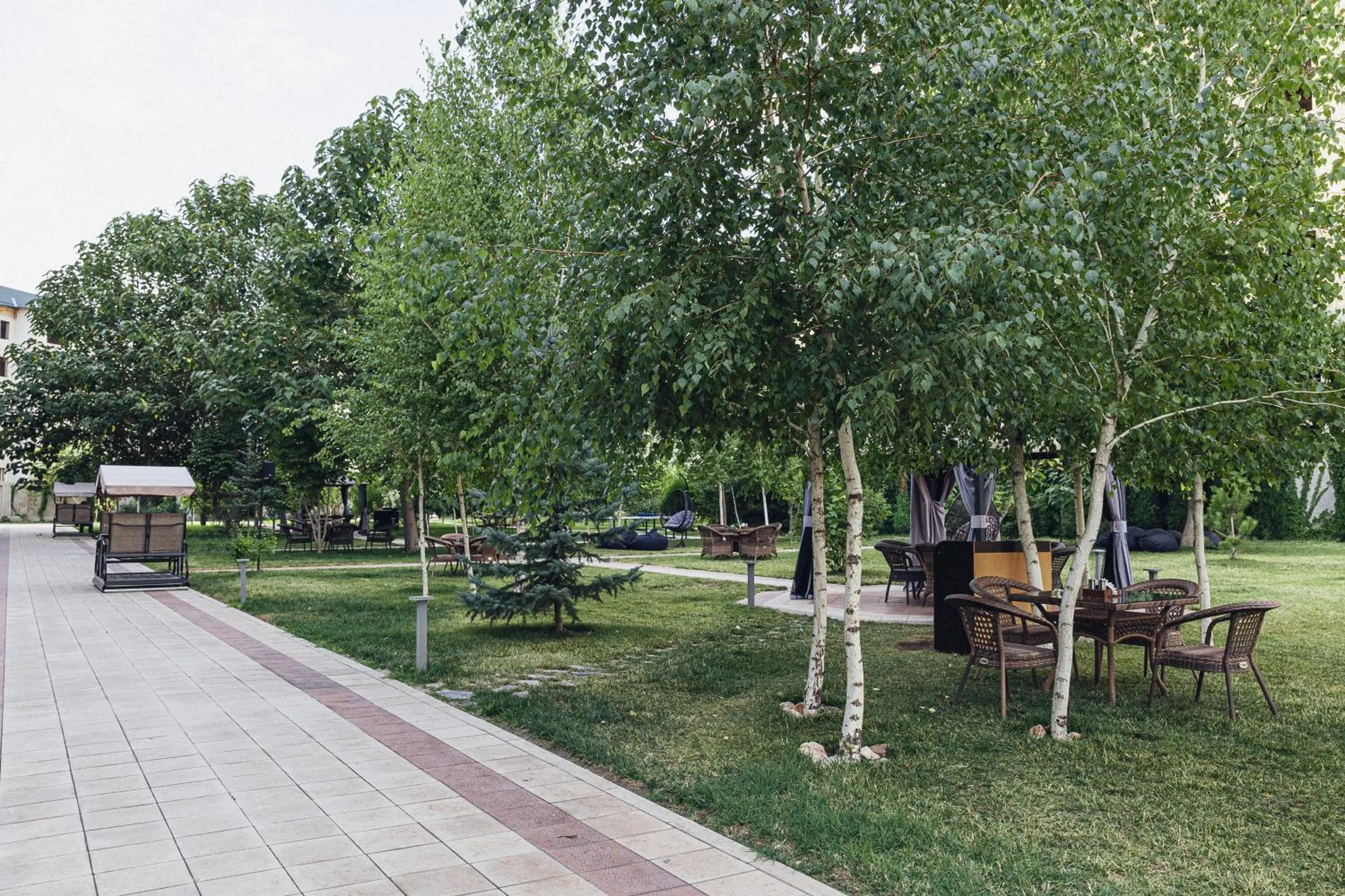 Restaurant/places to eat in Grand Fergana Hotel