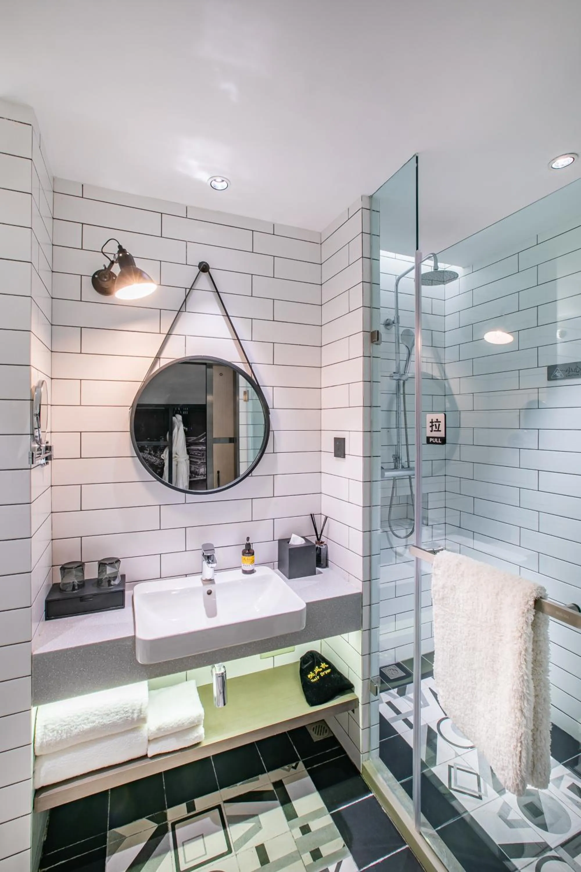 Shower in Jinmao Hotel Xi'an Downtown