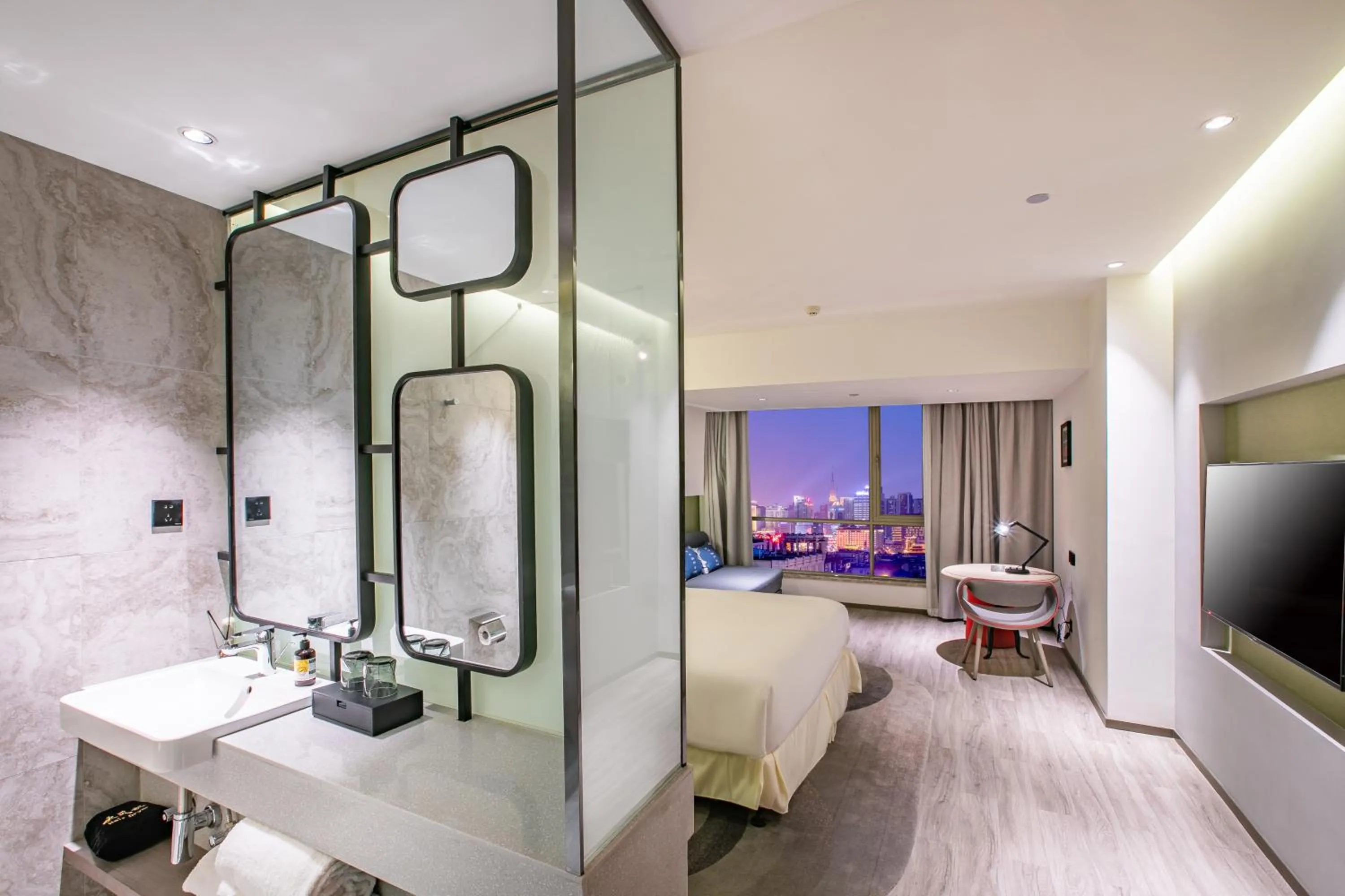 Bed in Jinmao Hotel Xi'an Downtown