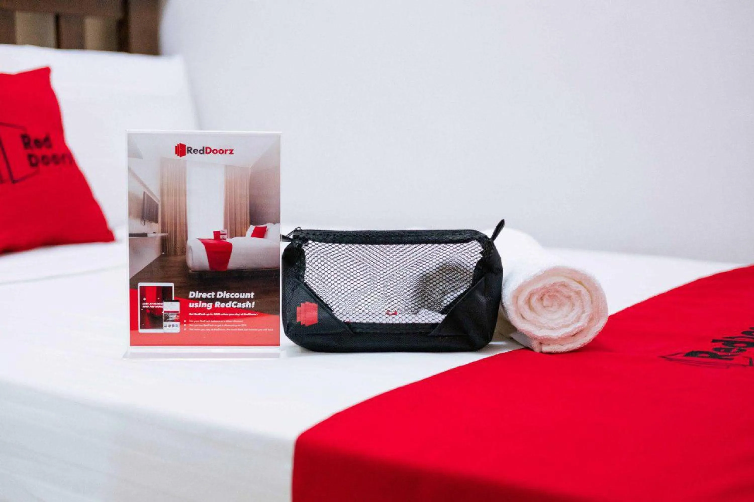 Other, Bed in RedDoorz near Cipinang Indah Mall