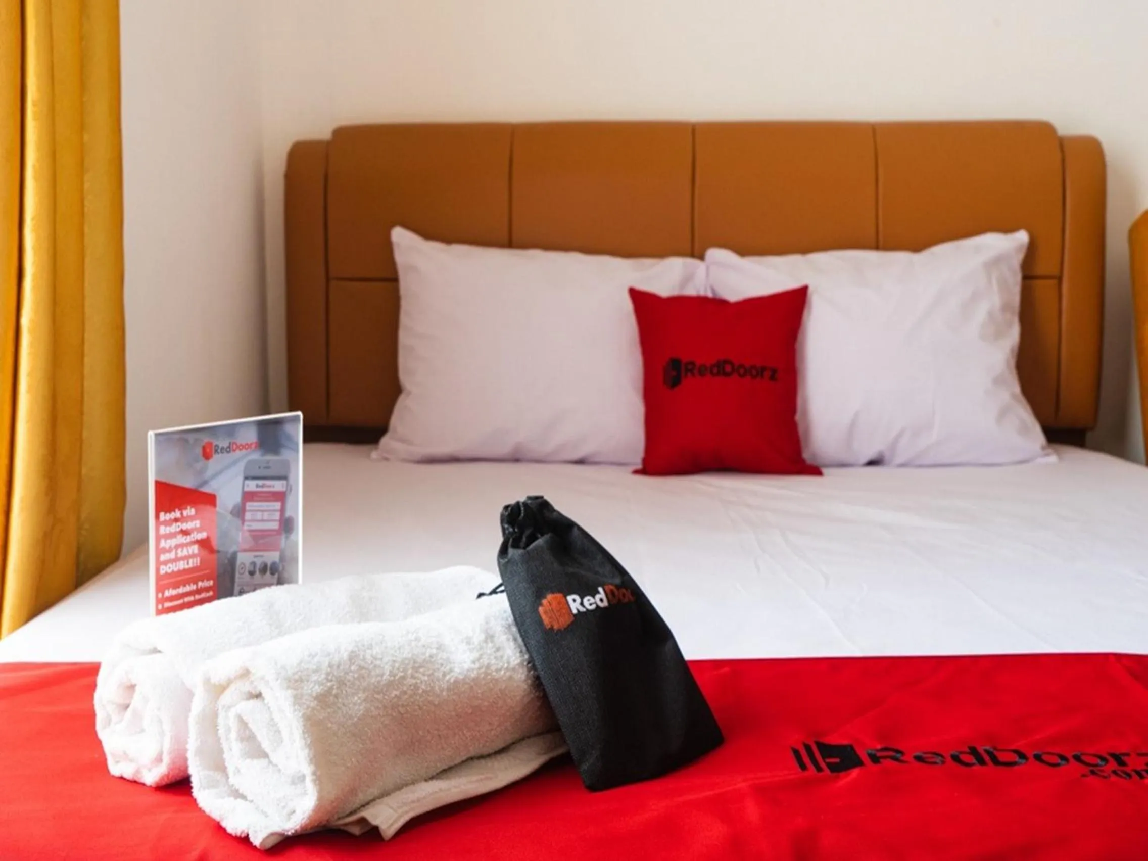 Bedroom, Bed in RedDoorz near Cipinang Indah Mall