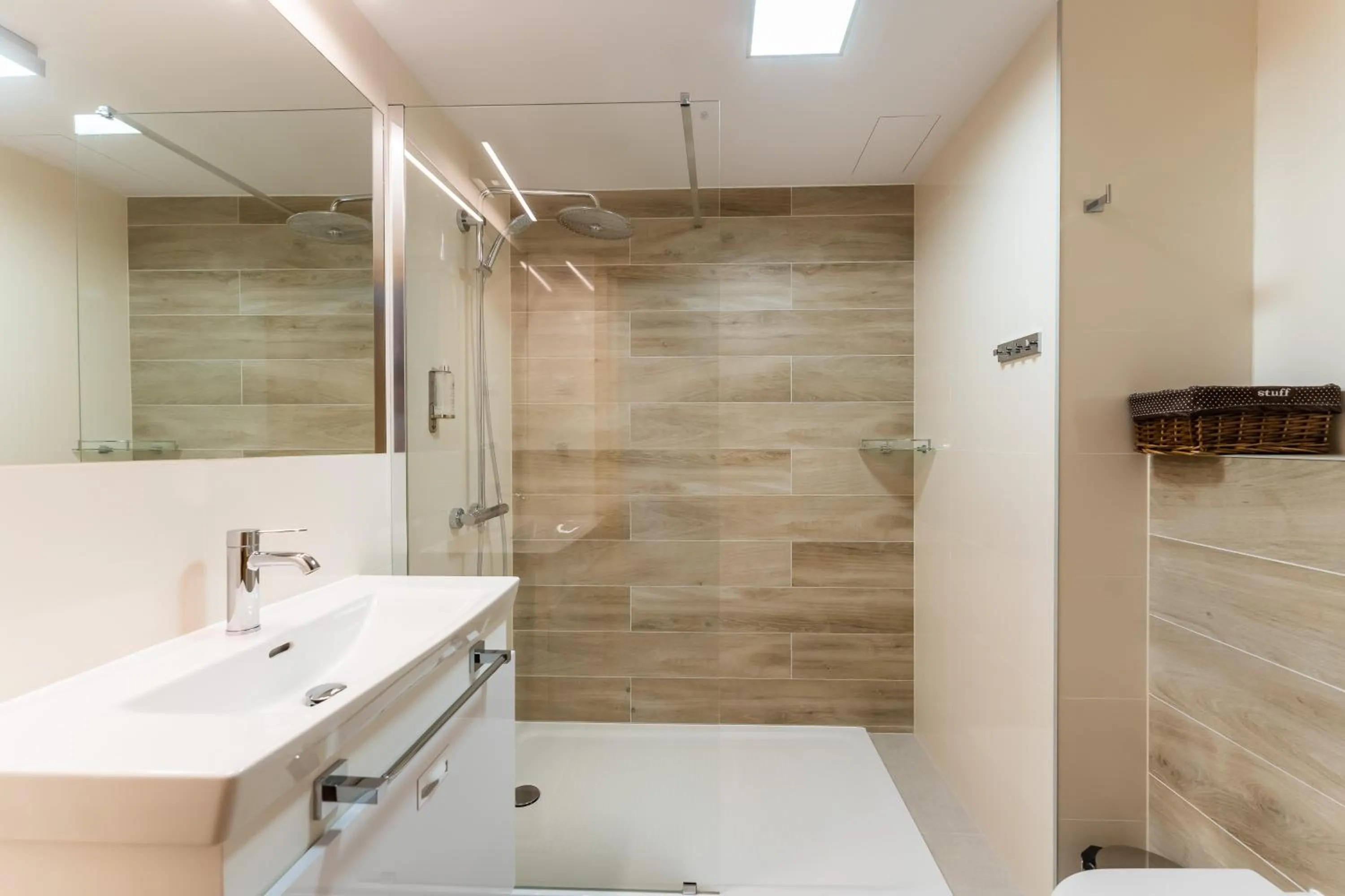 Shower in Seaside Kołobrzeg, Sun & Snow