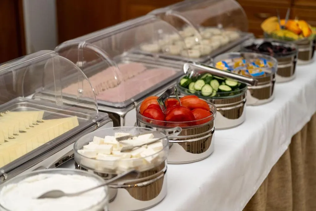 Buffet breakfast in Hotel Pilalidis