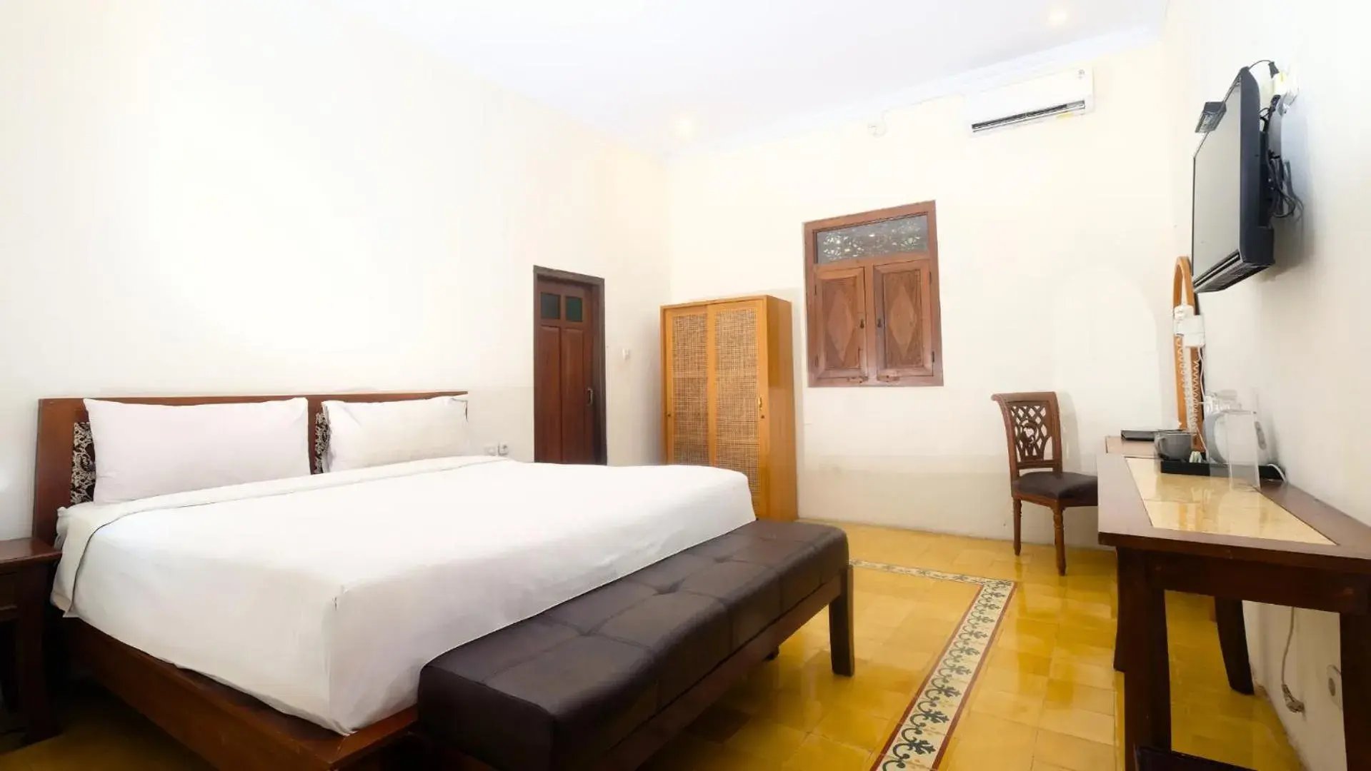 Deluxe Double Room in The Mangkoro Hotel by Sinergi Deluxe Double Room in The Mangkoro Hotel by Sinergi