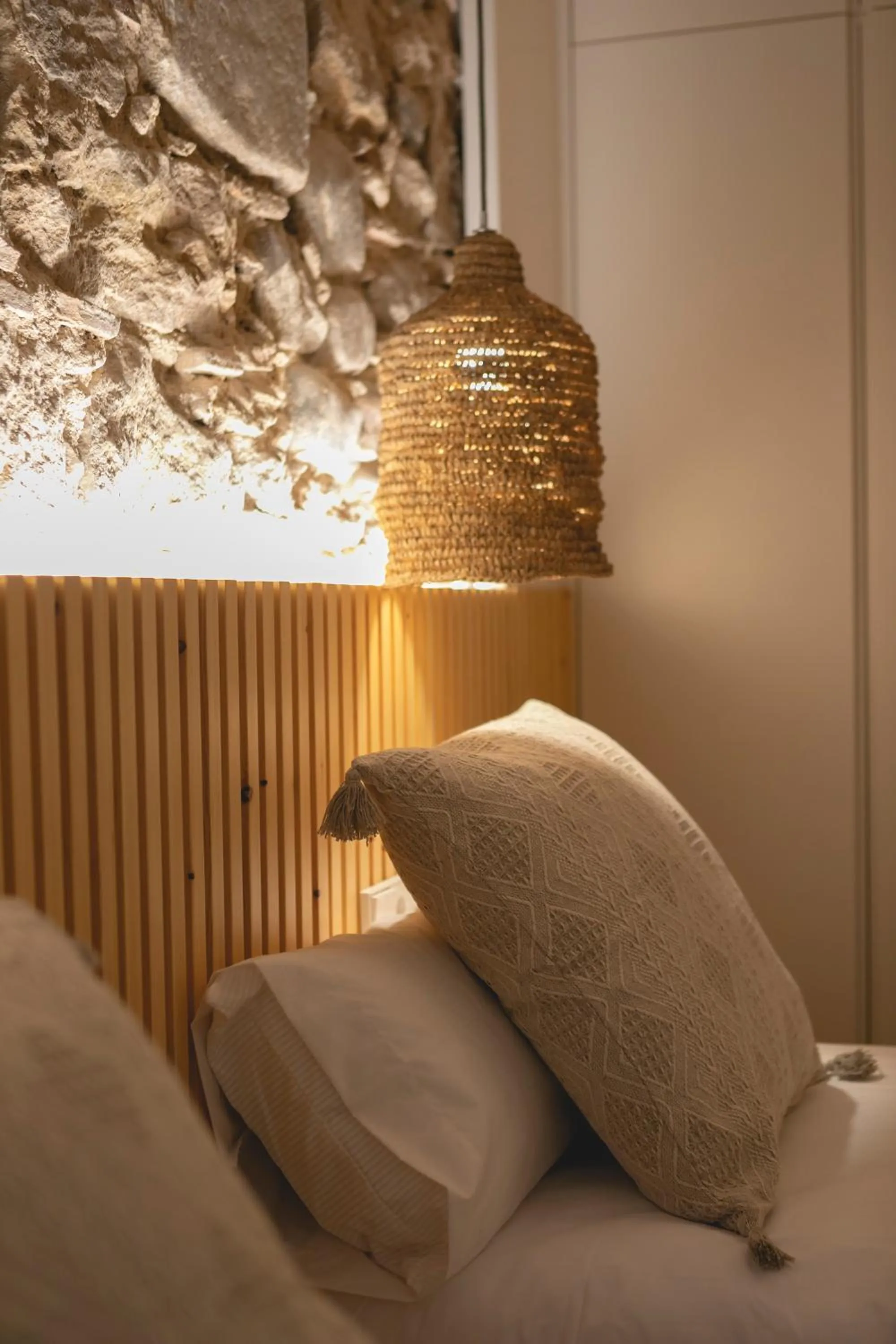 Bed in Bravissimo Mercaders, beautiful 3 bedroom apartment