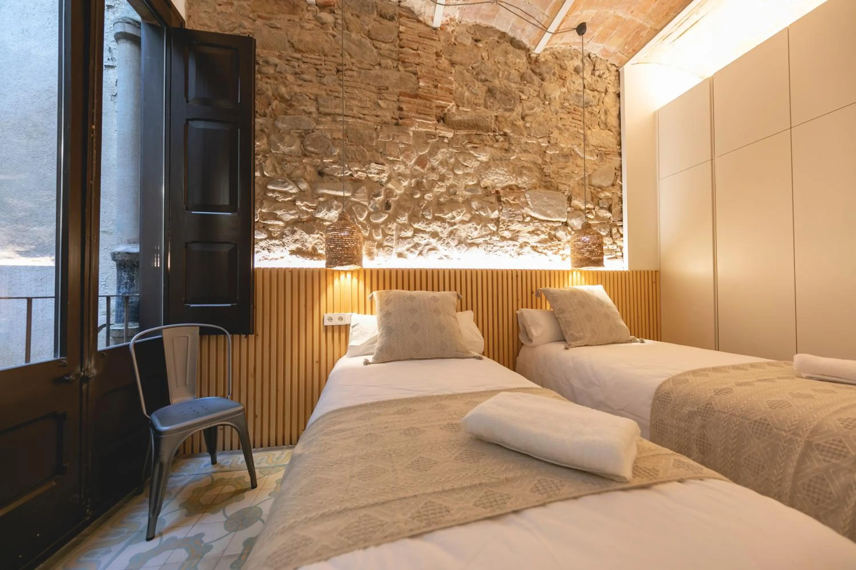 Bed in Bravissimo Mercaders, beautiful 3 bedroom apartment