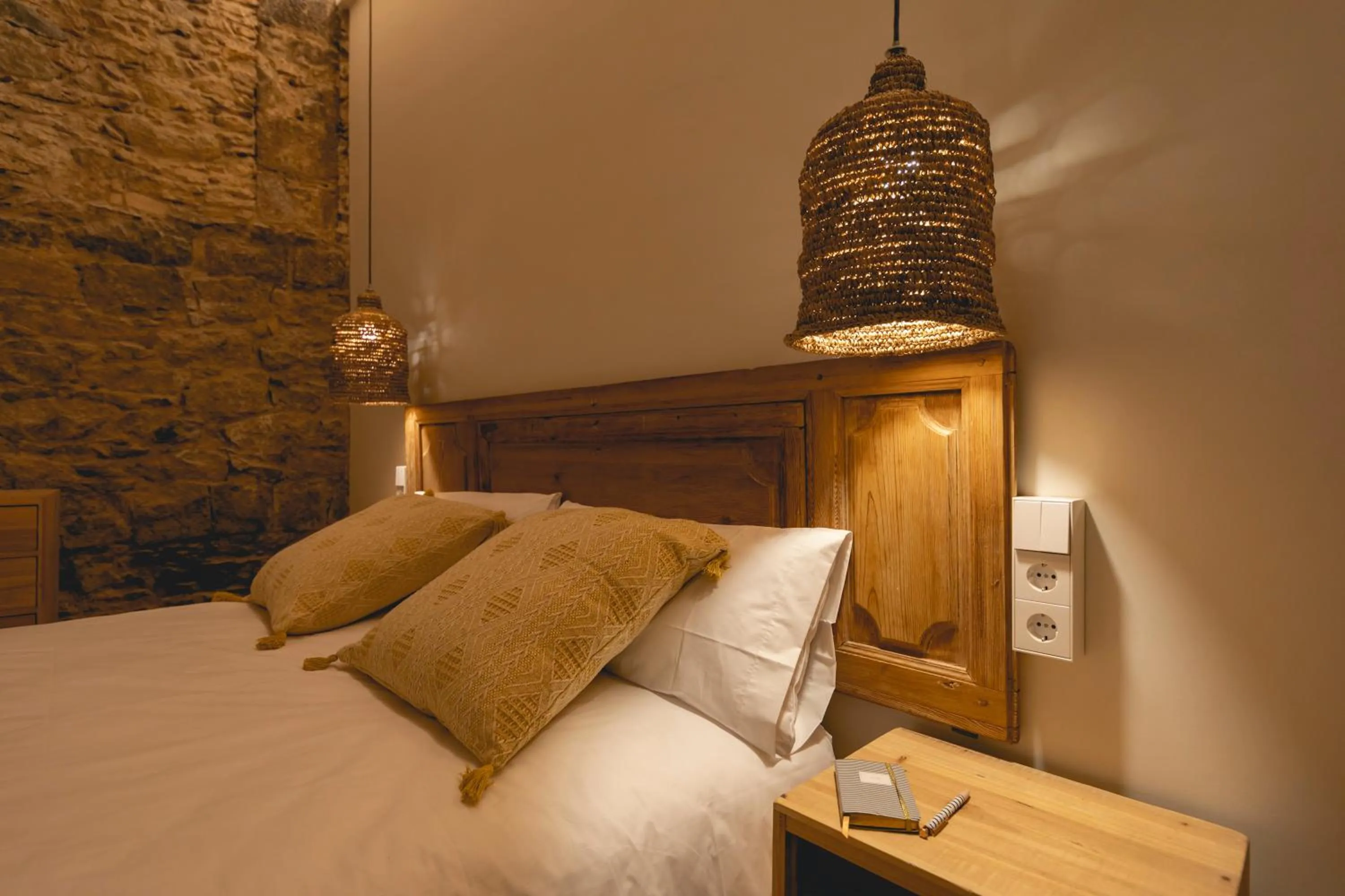 Bed in Bravissimo Mercaders, beautiful 3 bedroom apartment