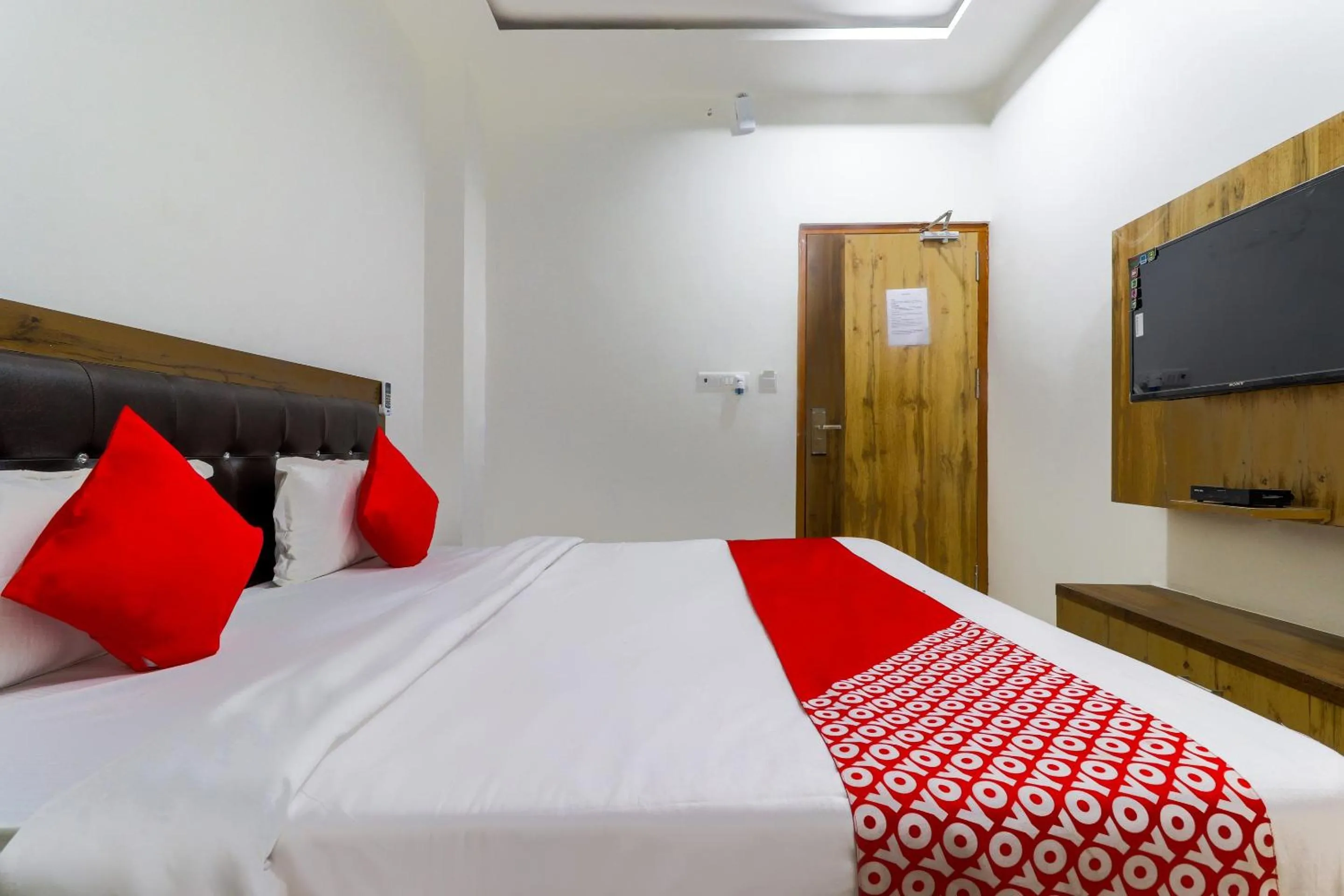 Bedroom in Hotel O Vrindravan Inn