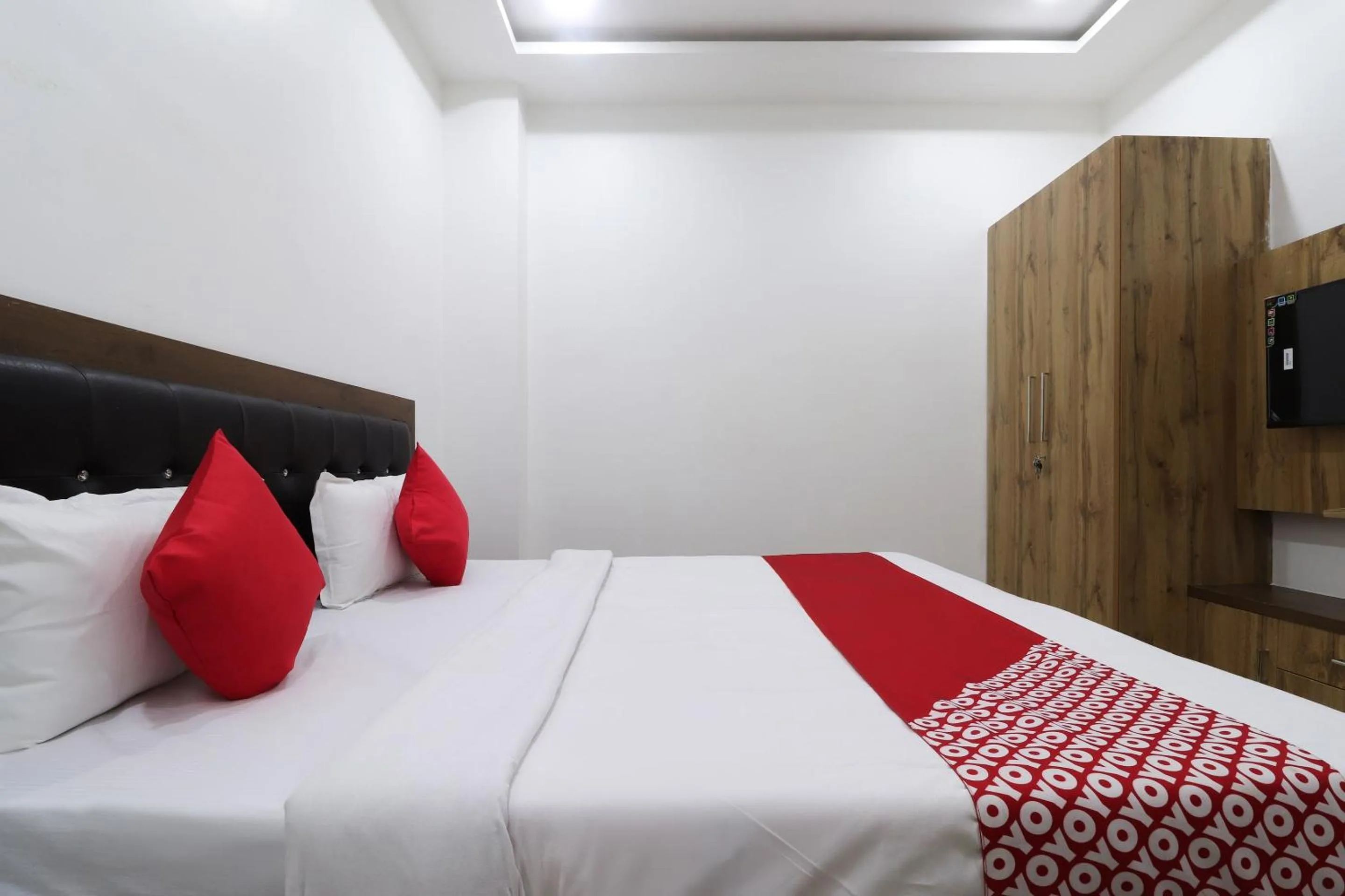 Bedroom, Bed in Hotel O Vrindravan Inn