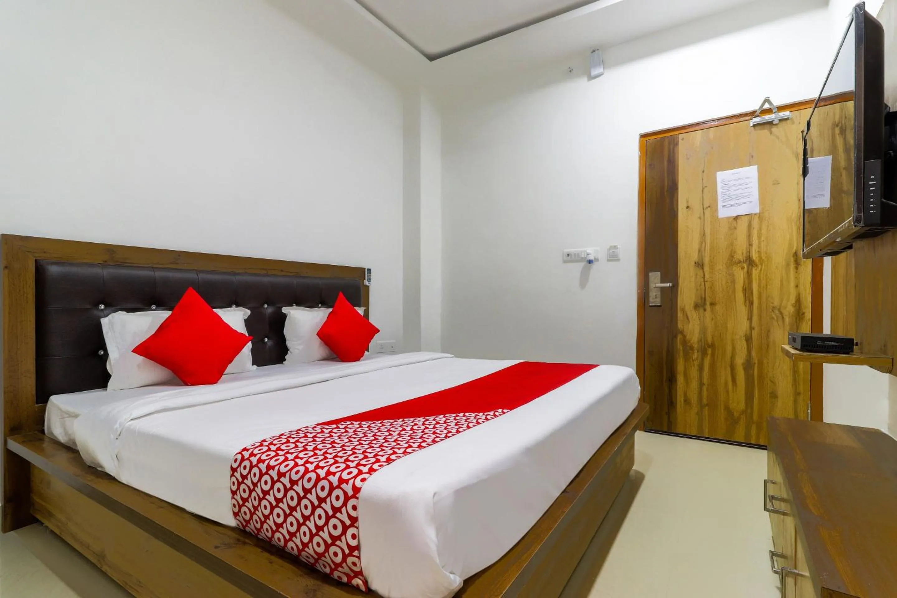 Bedroom, Bed in Hotel O Vrindravan Inn