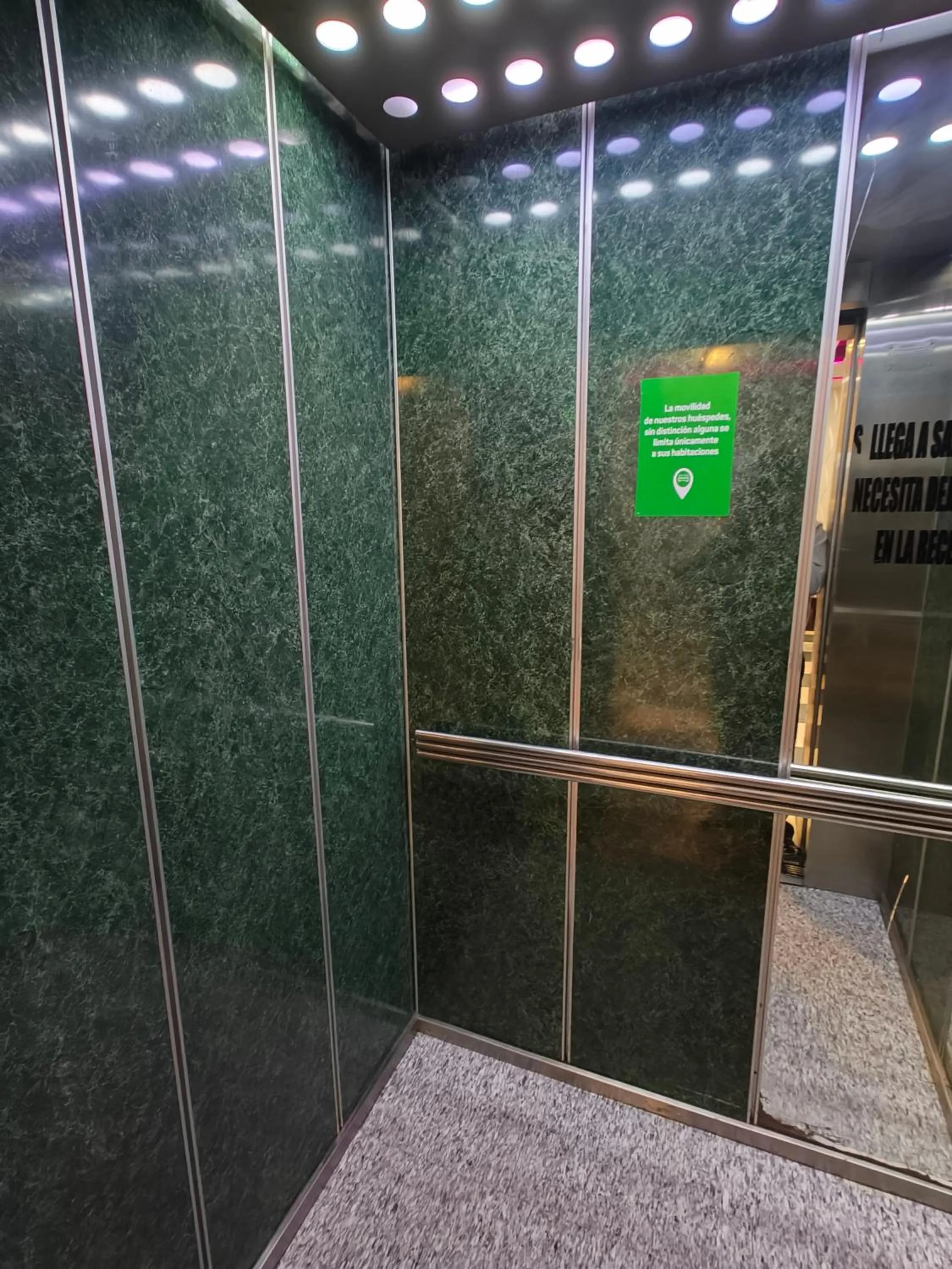 elevator in Hotel Max