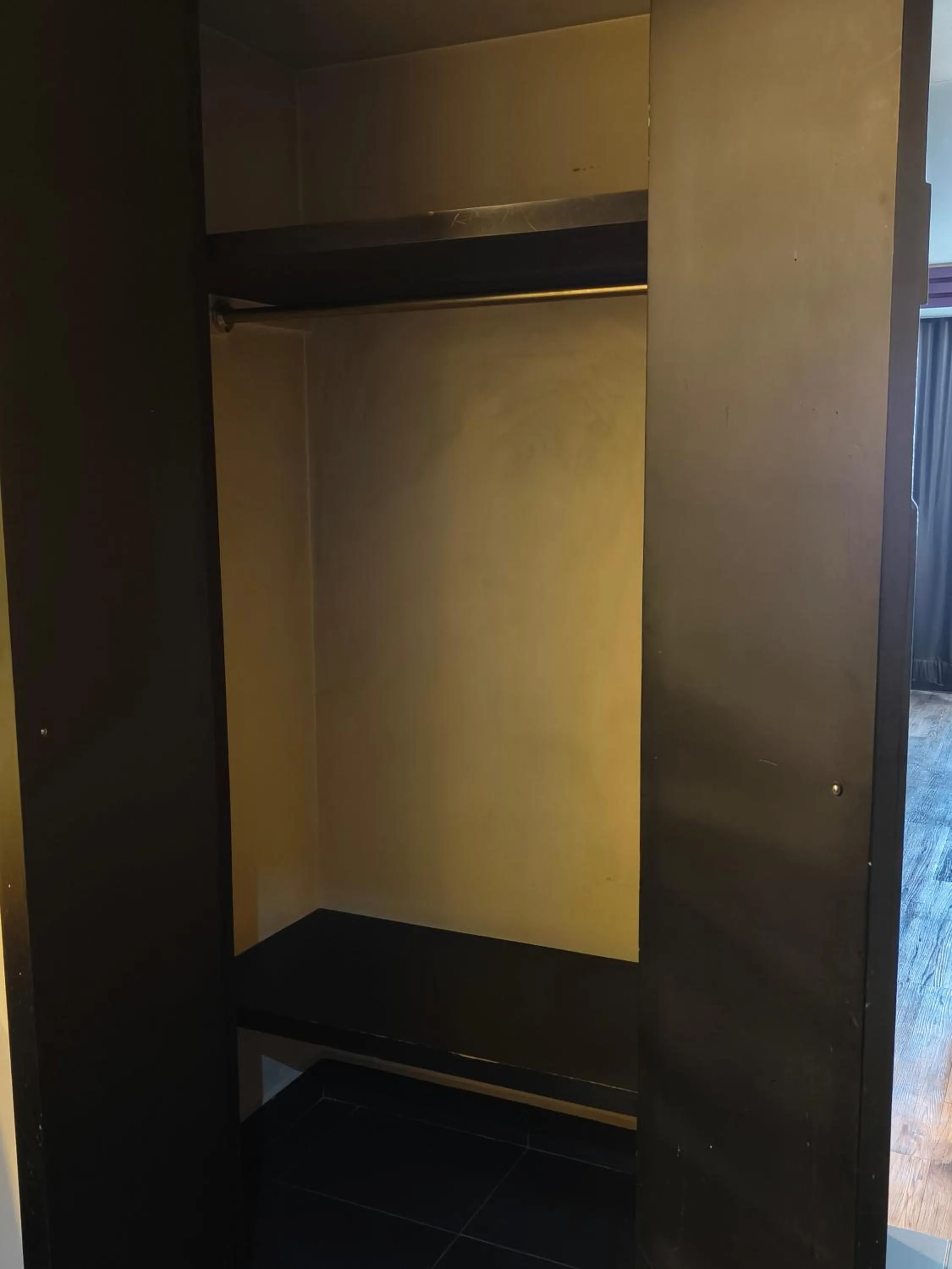 wardrobe in Hotel Max