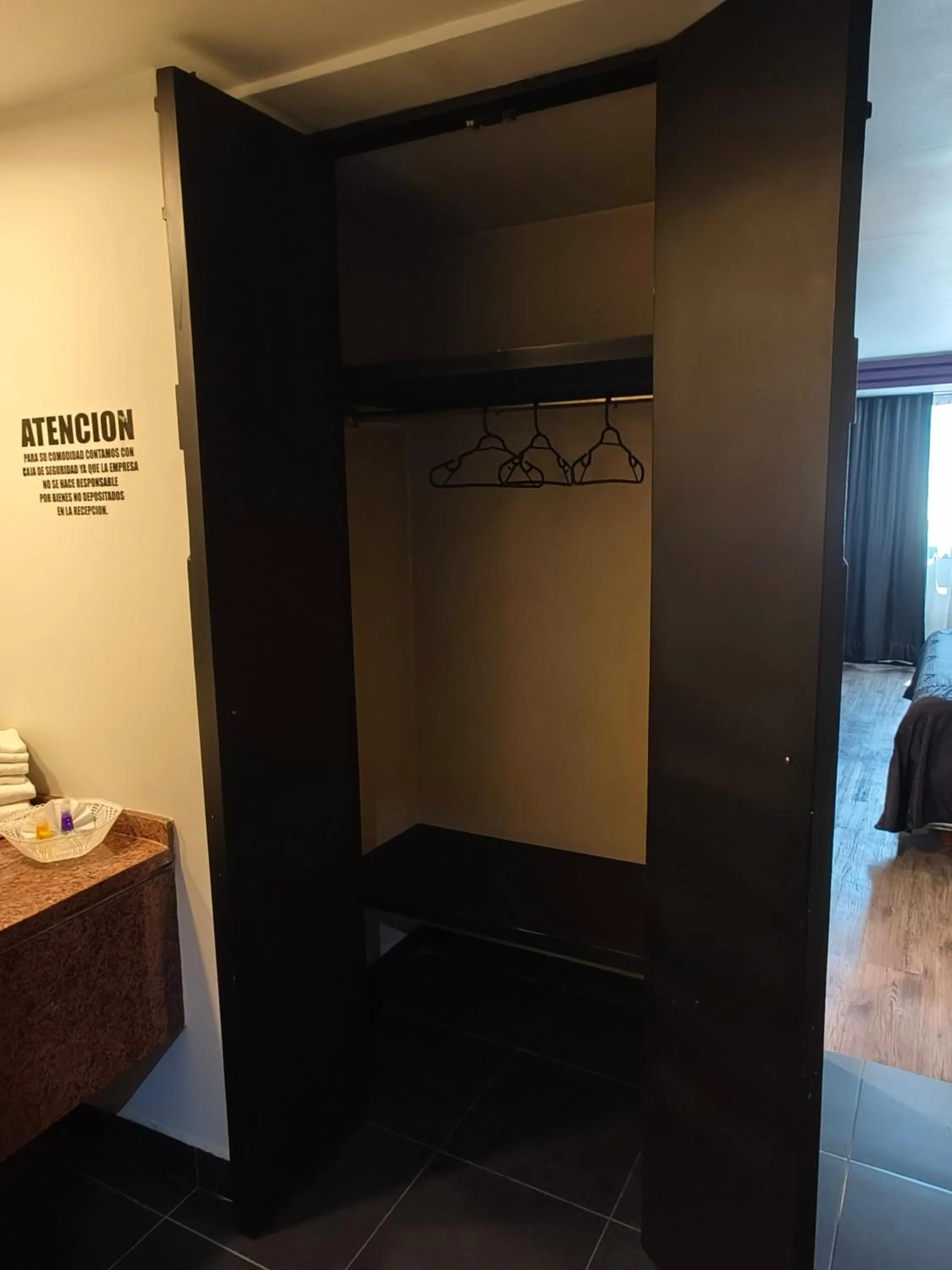 wardrobe in Hotel Max