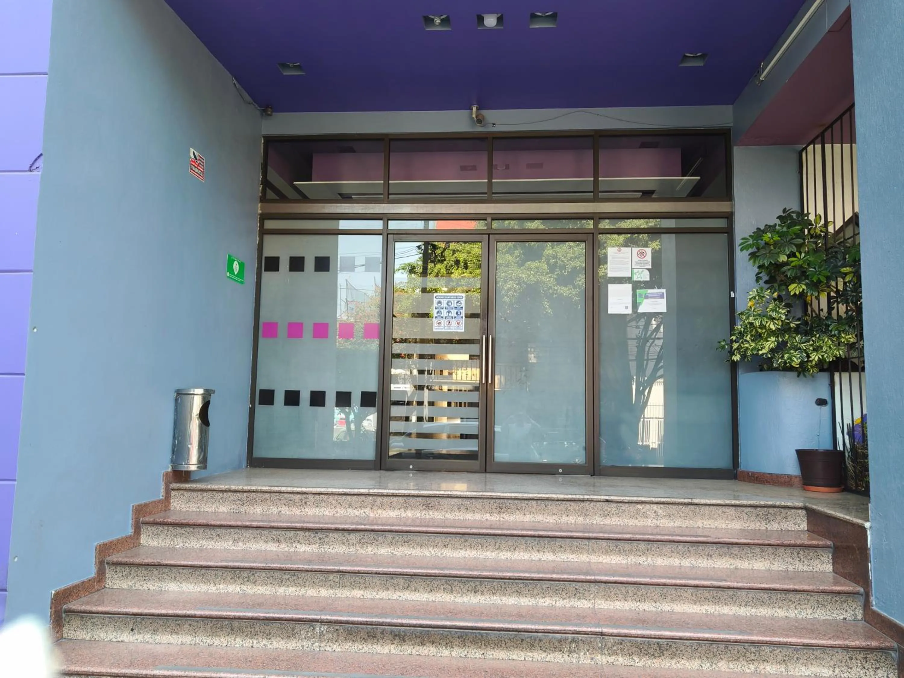 Facade/entrance in Hotel Max