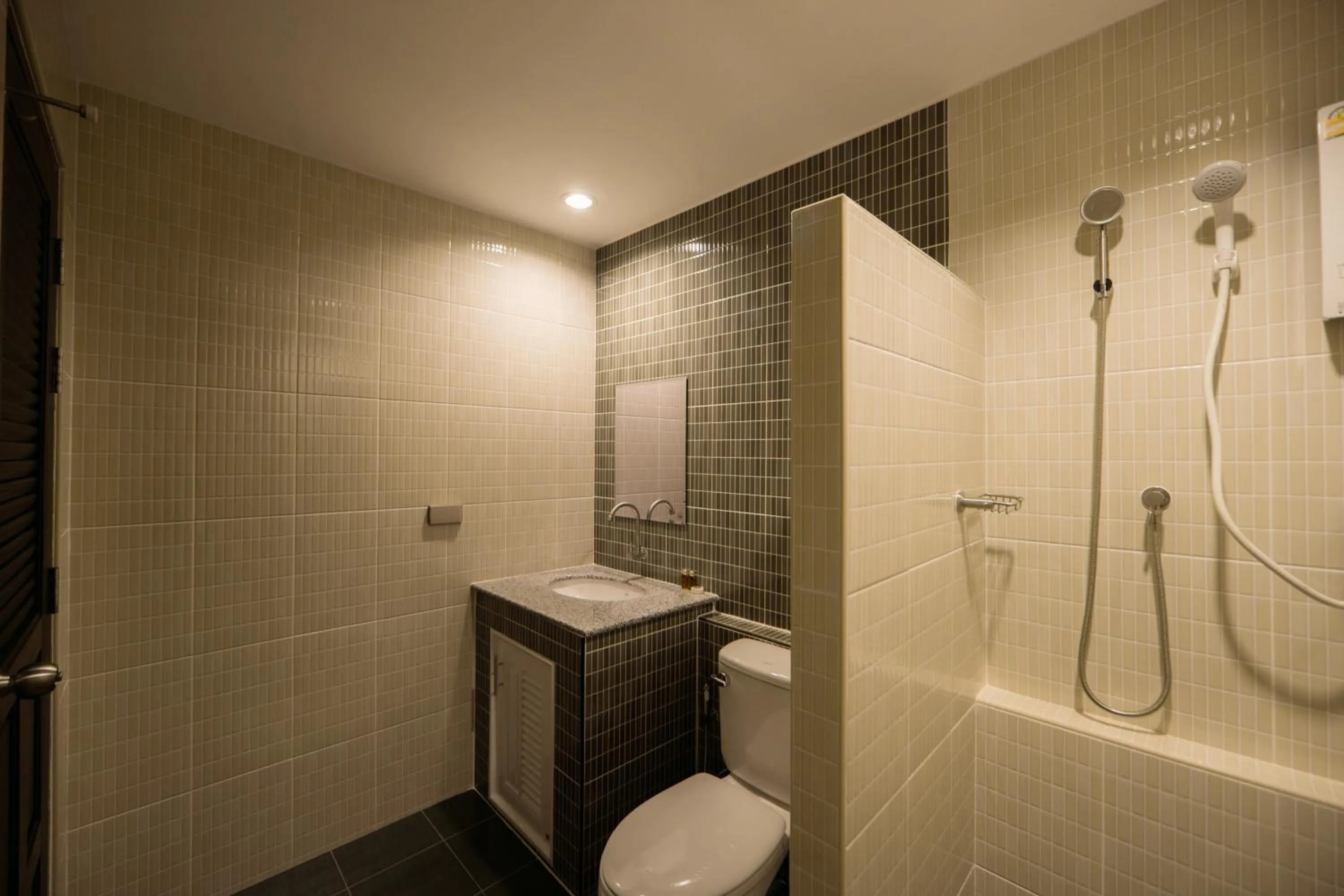 Bathroom in Nalanta Hotel Pattaya