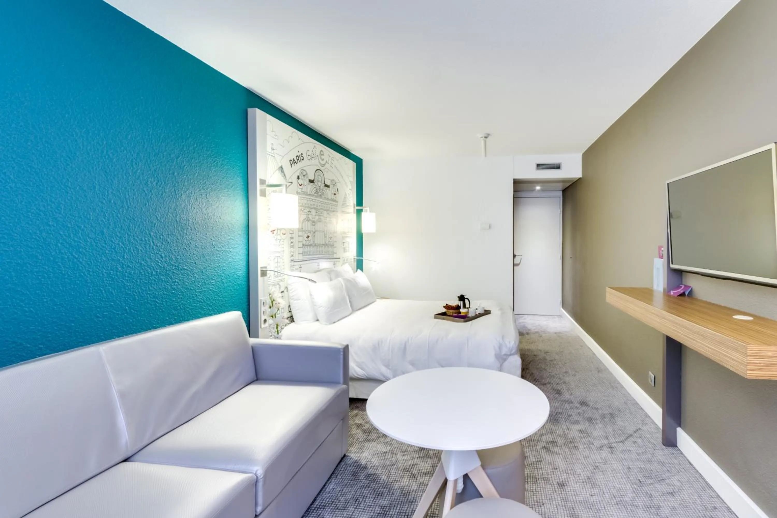 Bed in Hôtel Mercure Paris Centre Gare Montparnasse