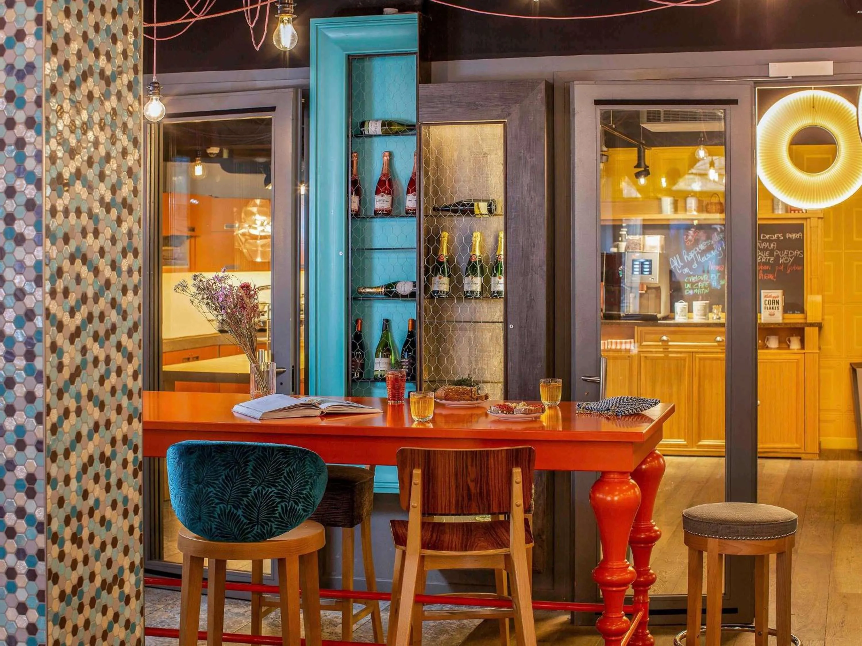 Restaurant/places to eat in Hôtel Mercure Paris Centre Gare Montparnasse