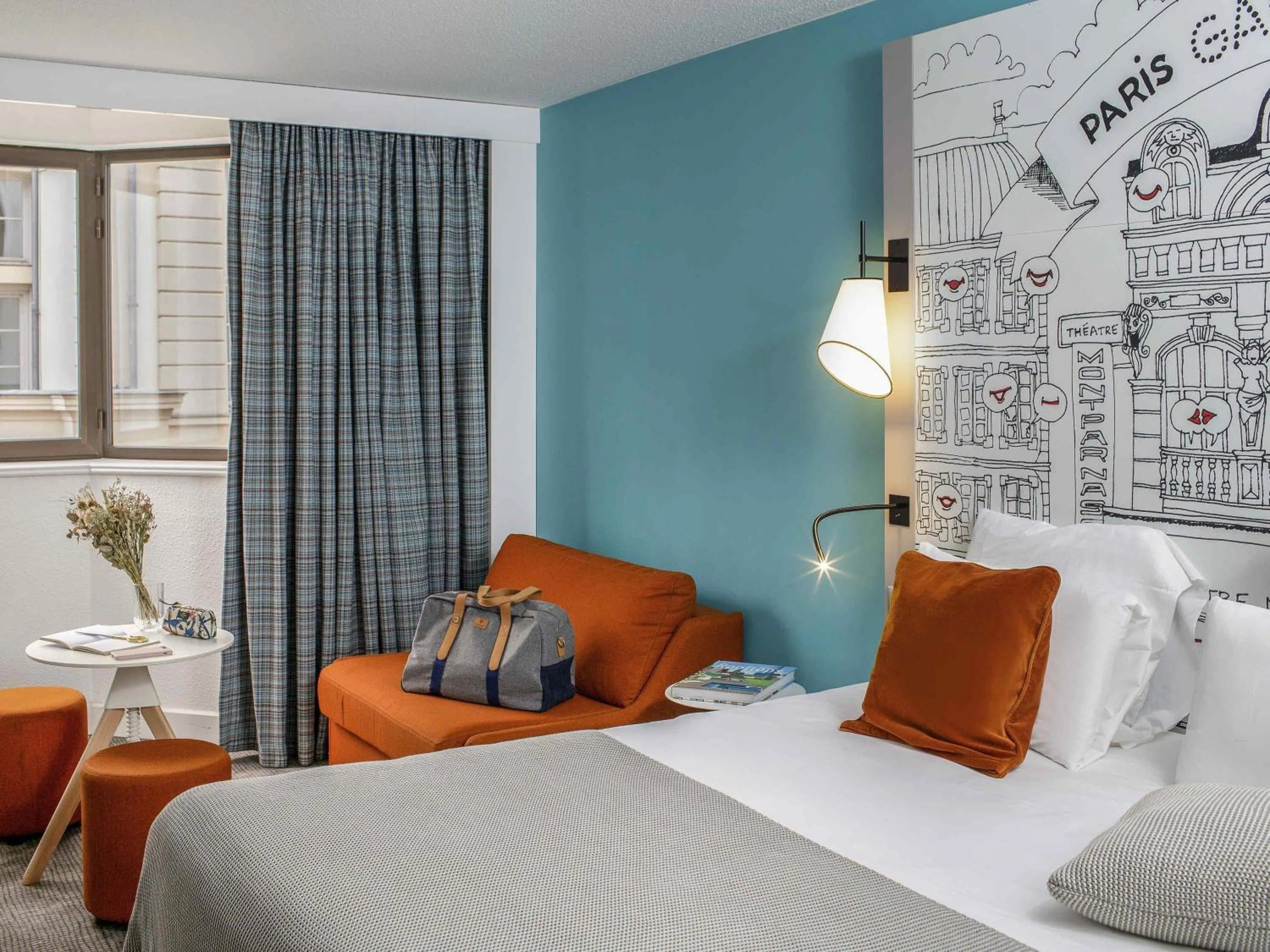 Bedroom, Bed in Hôtel Mercure Paris Centre Gare Montparnasse