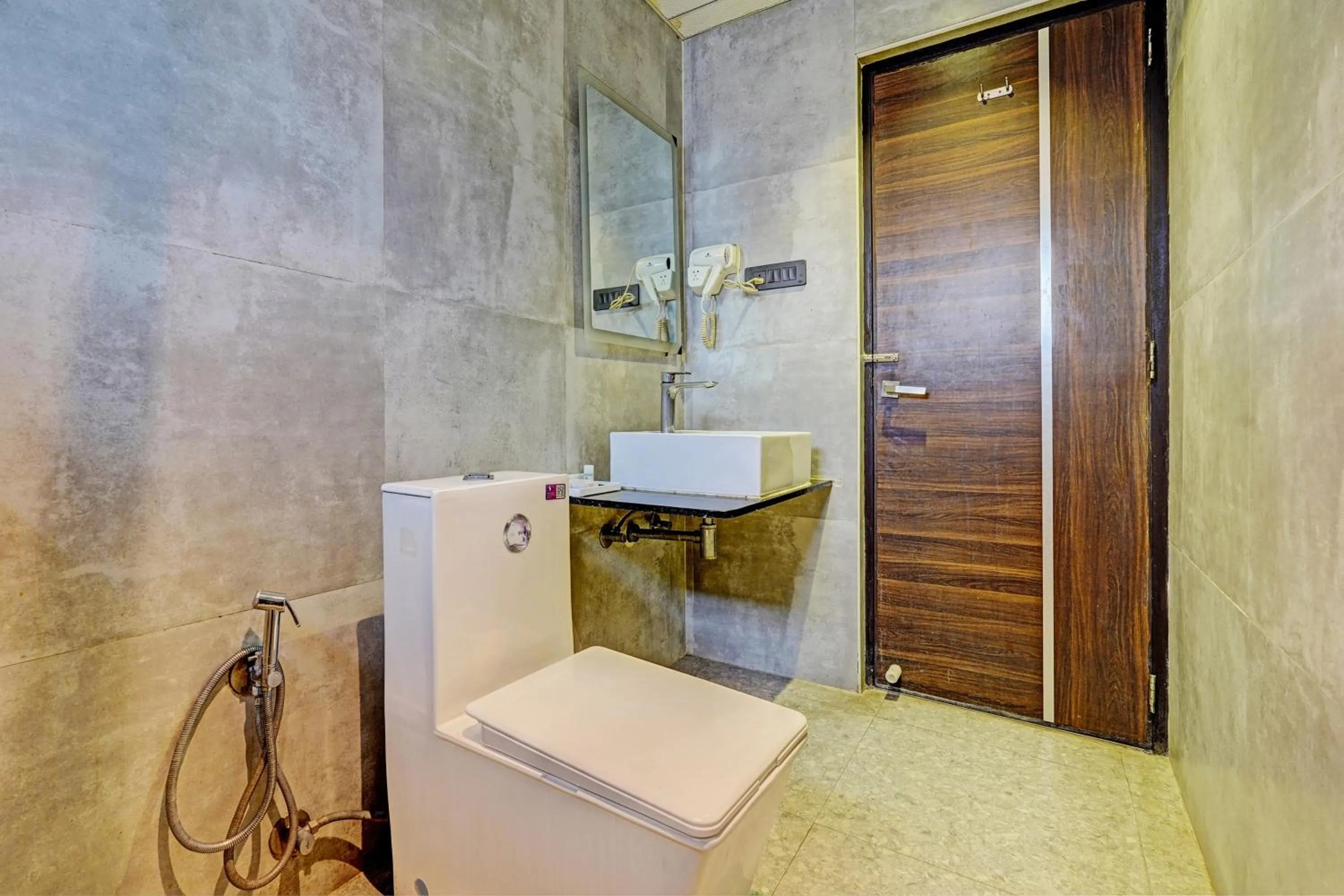 Bathroom in Super Townhouse OAK Clove Boutique Hotel Rajaji Nagar Near Lulu Mall Bengaluru