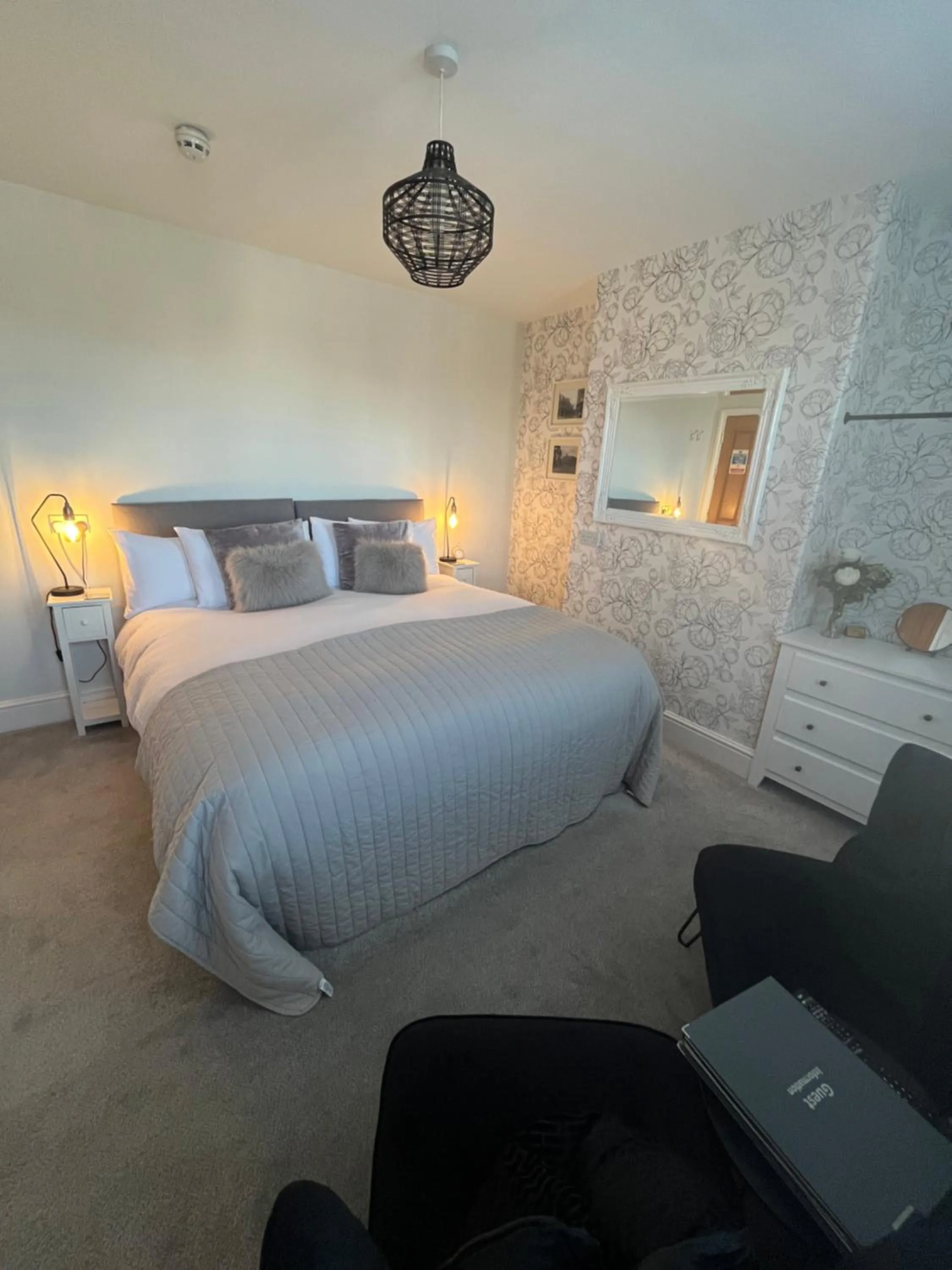 Bedroom, Bed in The Glastonbury Townhouse B&B