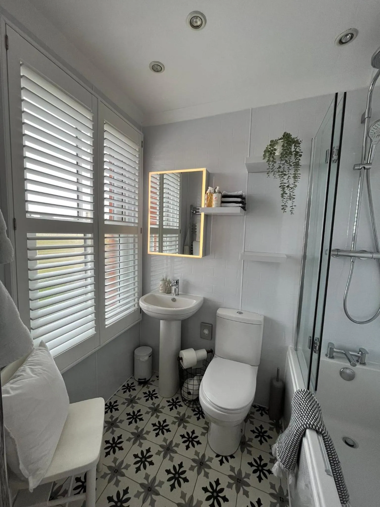 Shower in The Glastonbury Townhouse B&B