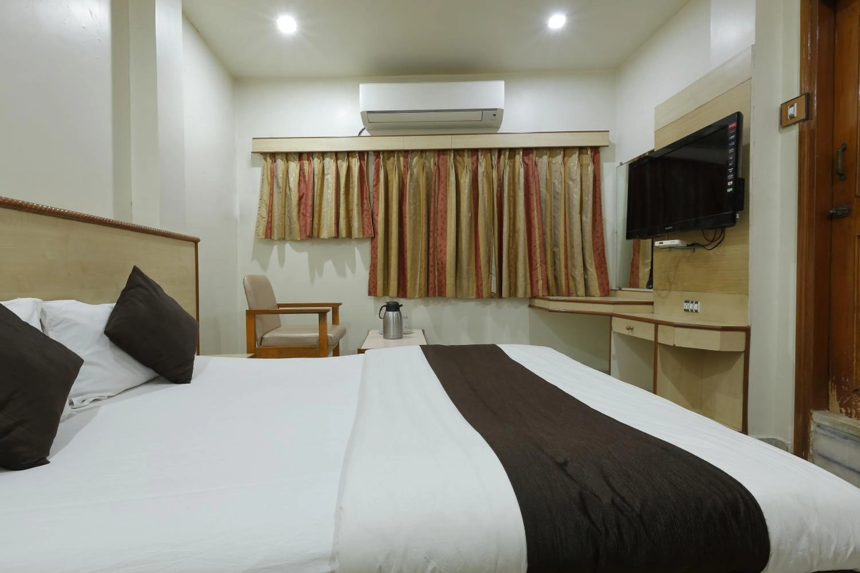 Photo of the whole room, Bed in Hotel Good Night