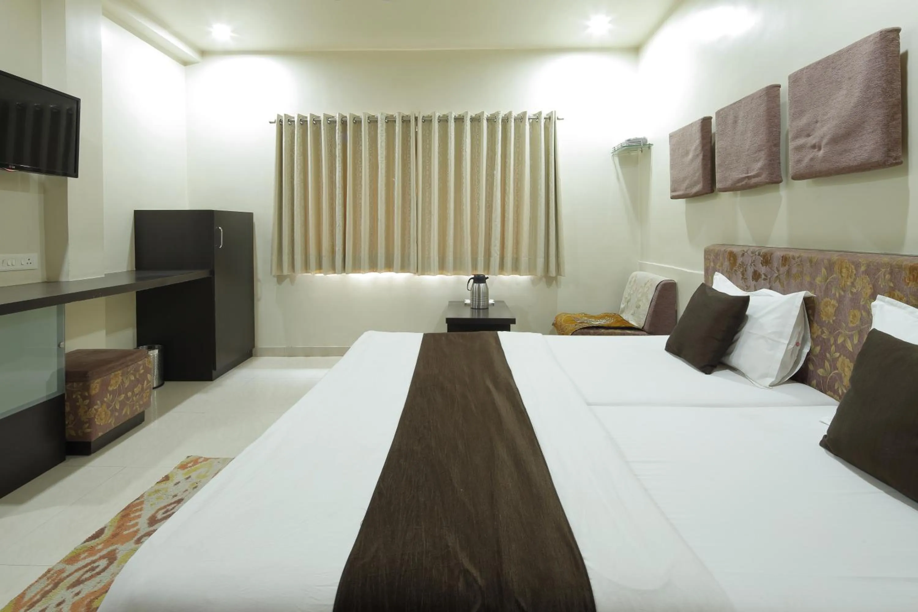 Photo of the whole room, Bed in Hotel Good Night