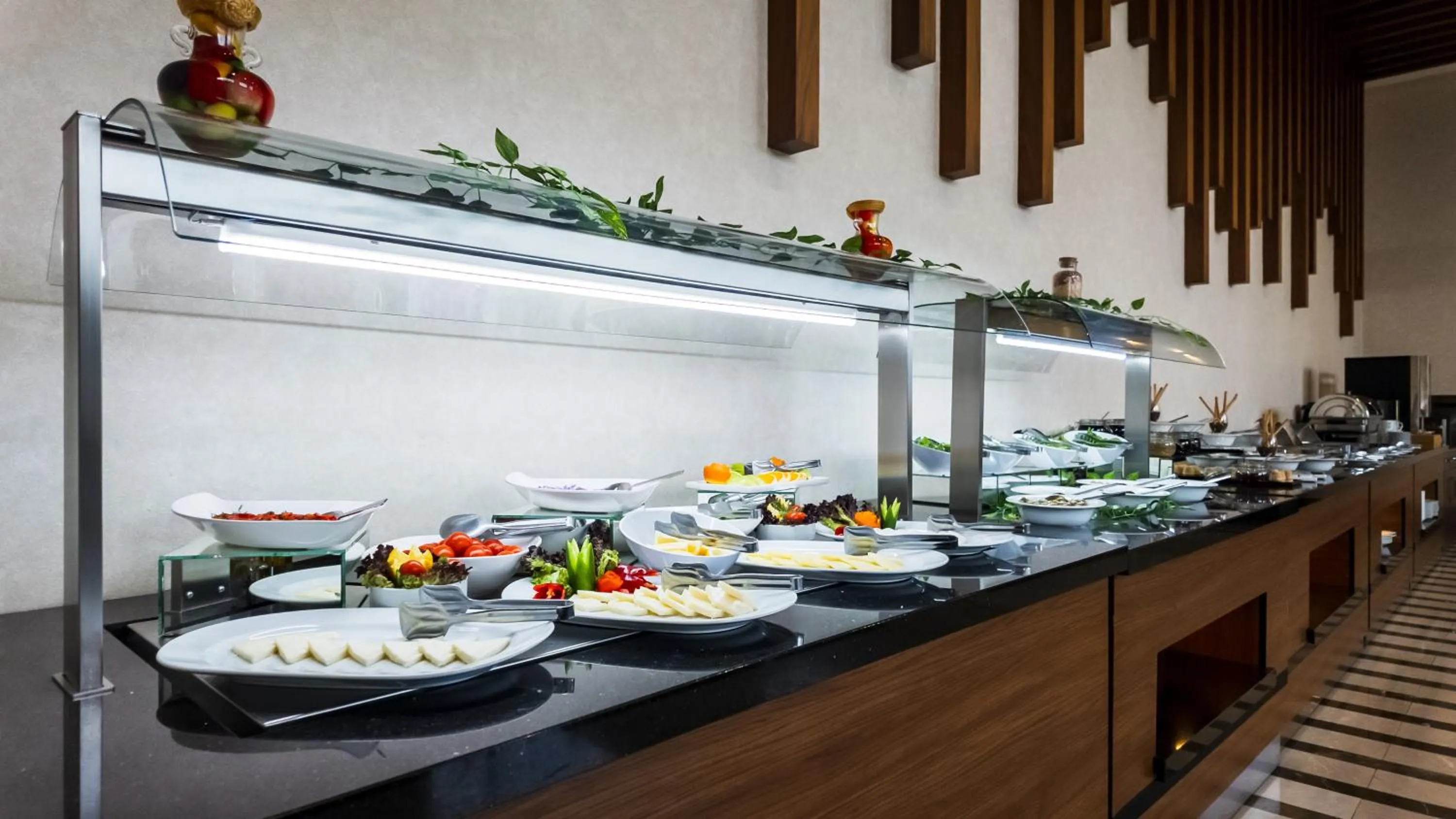 Restaurant/places to eat in ANGEL'S PARK HOTEL