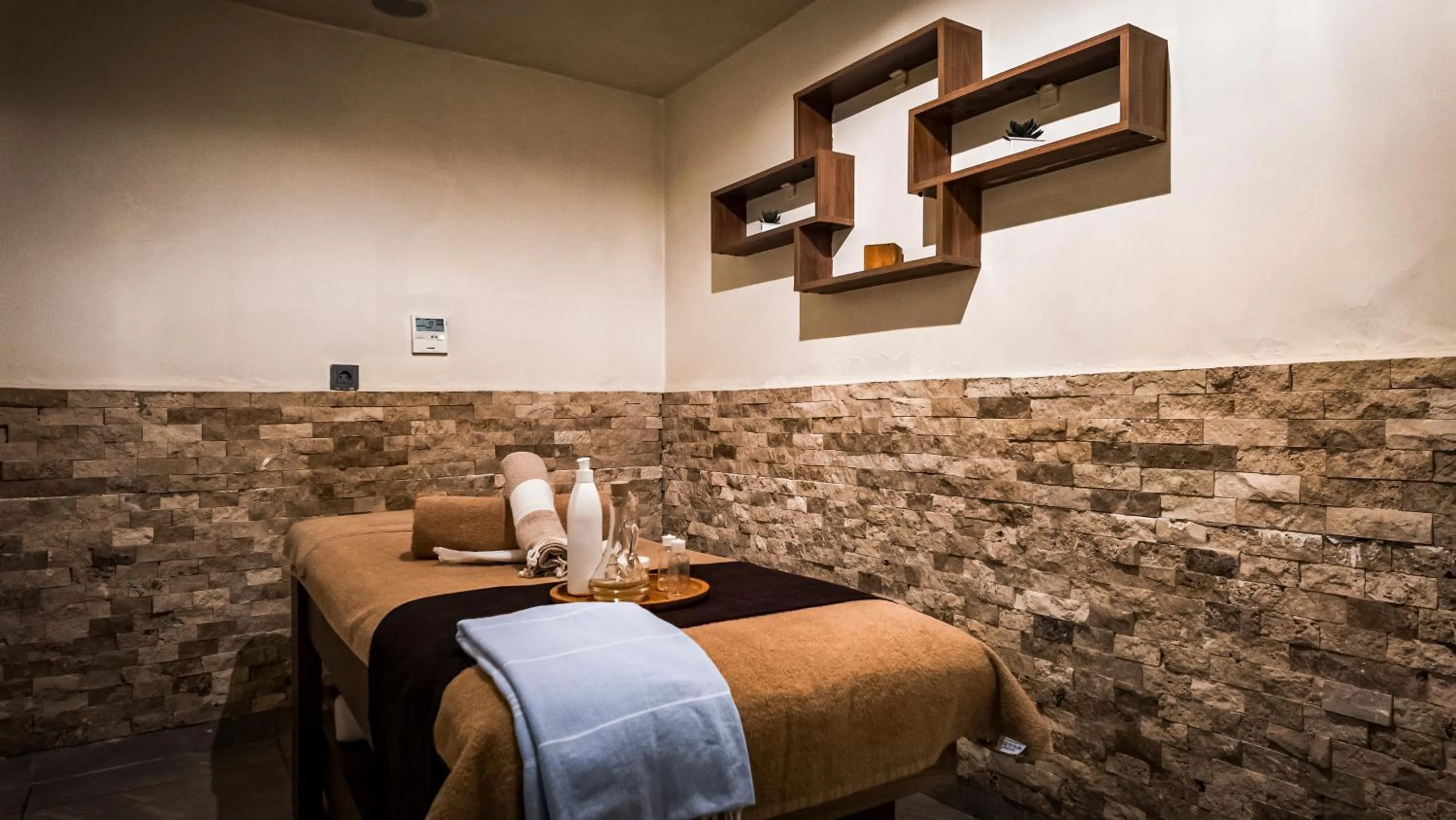 Massage in ANGEL'S PARK HOTEL