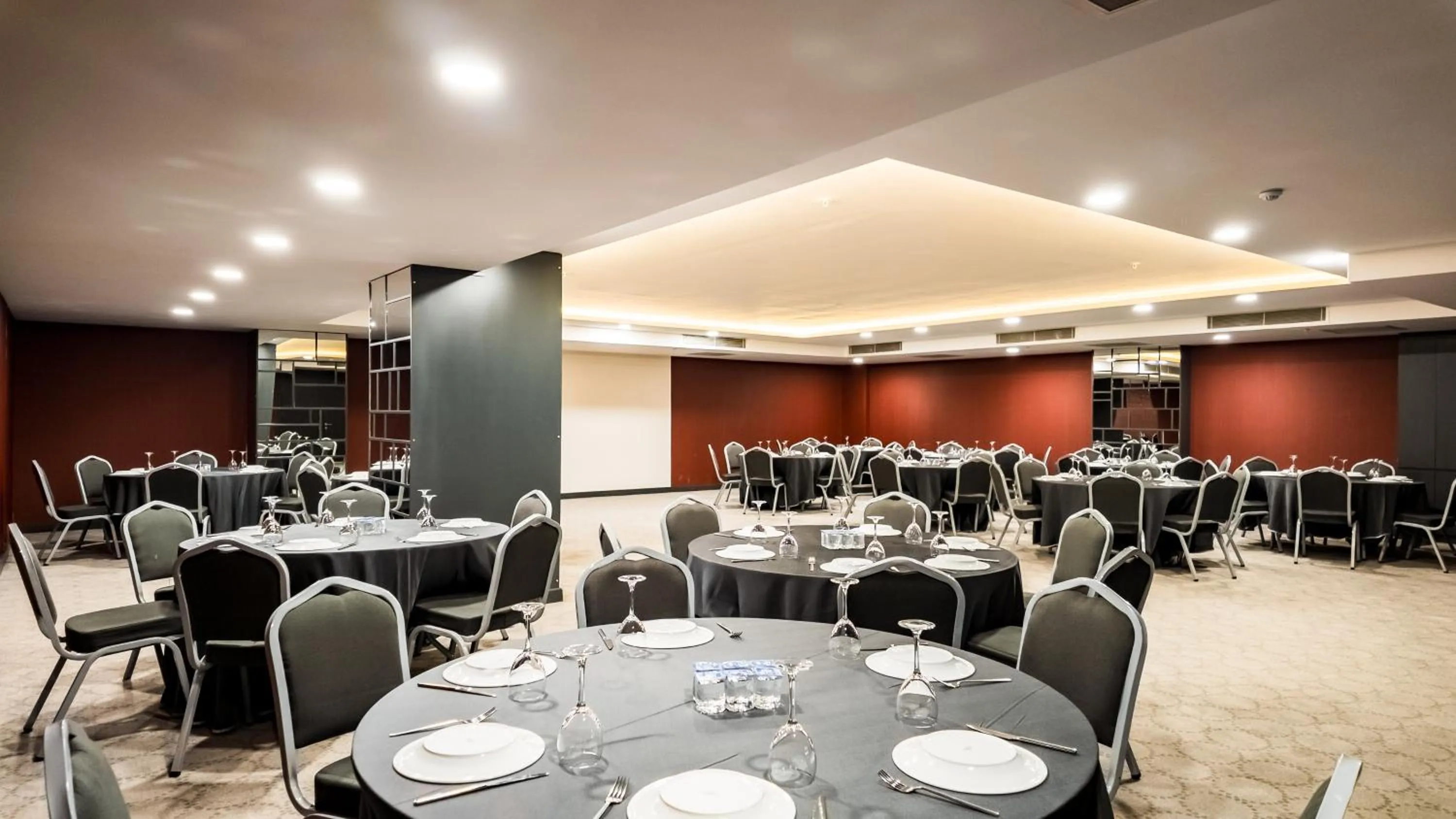 Meeting/conference room in ANGEL'S PARK HOTEL