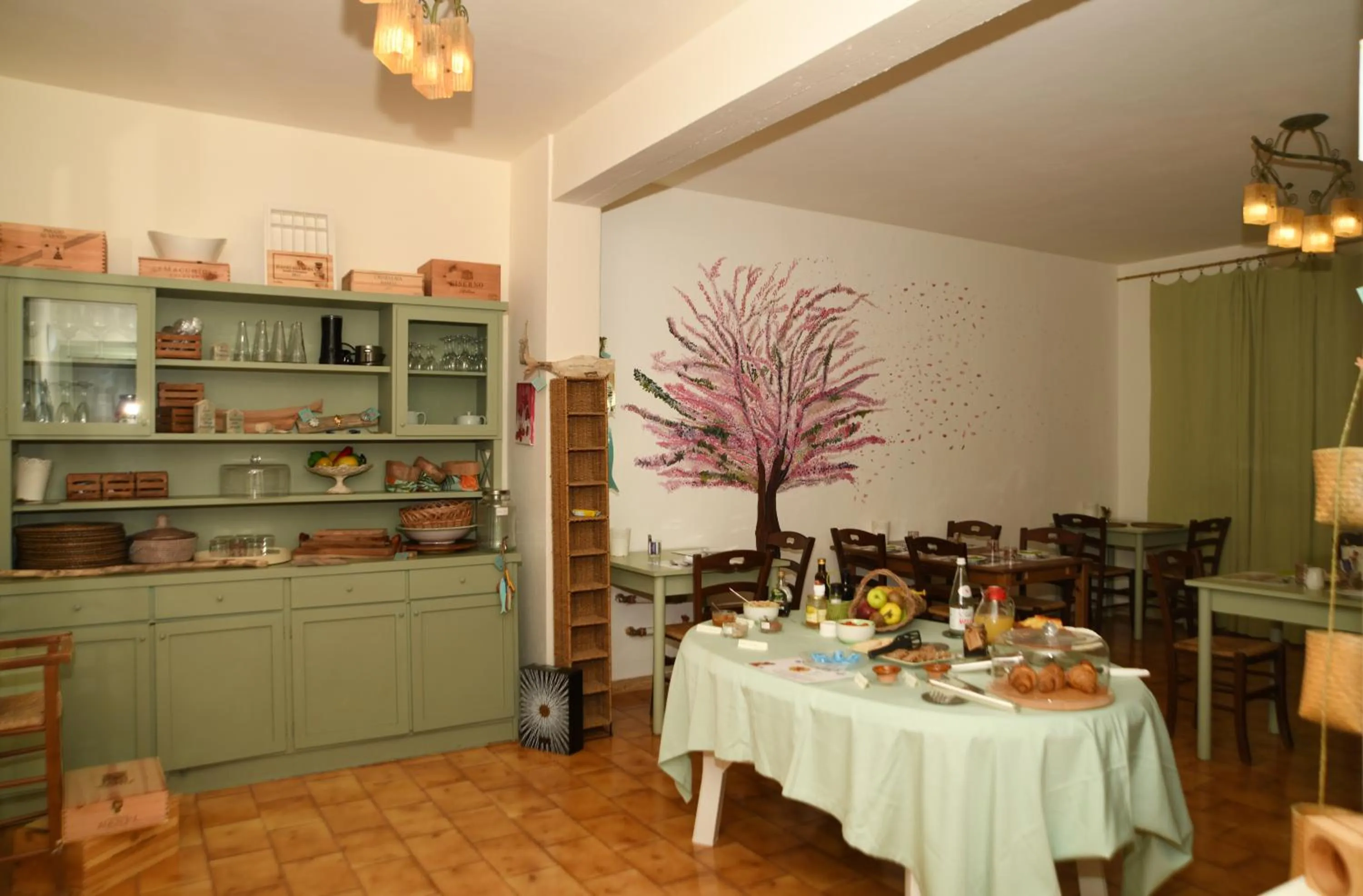 Restaurant/places to eat in Villa Gaia