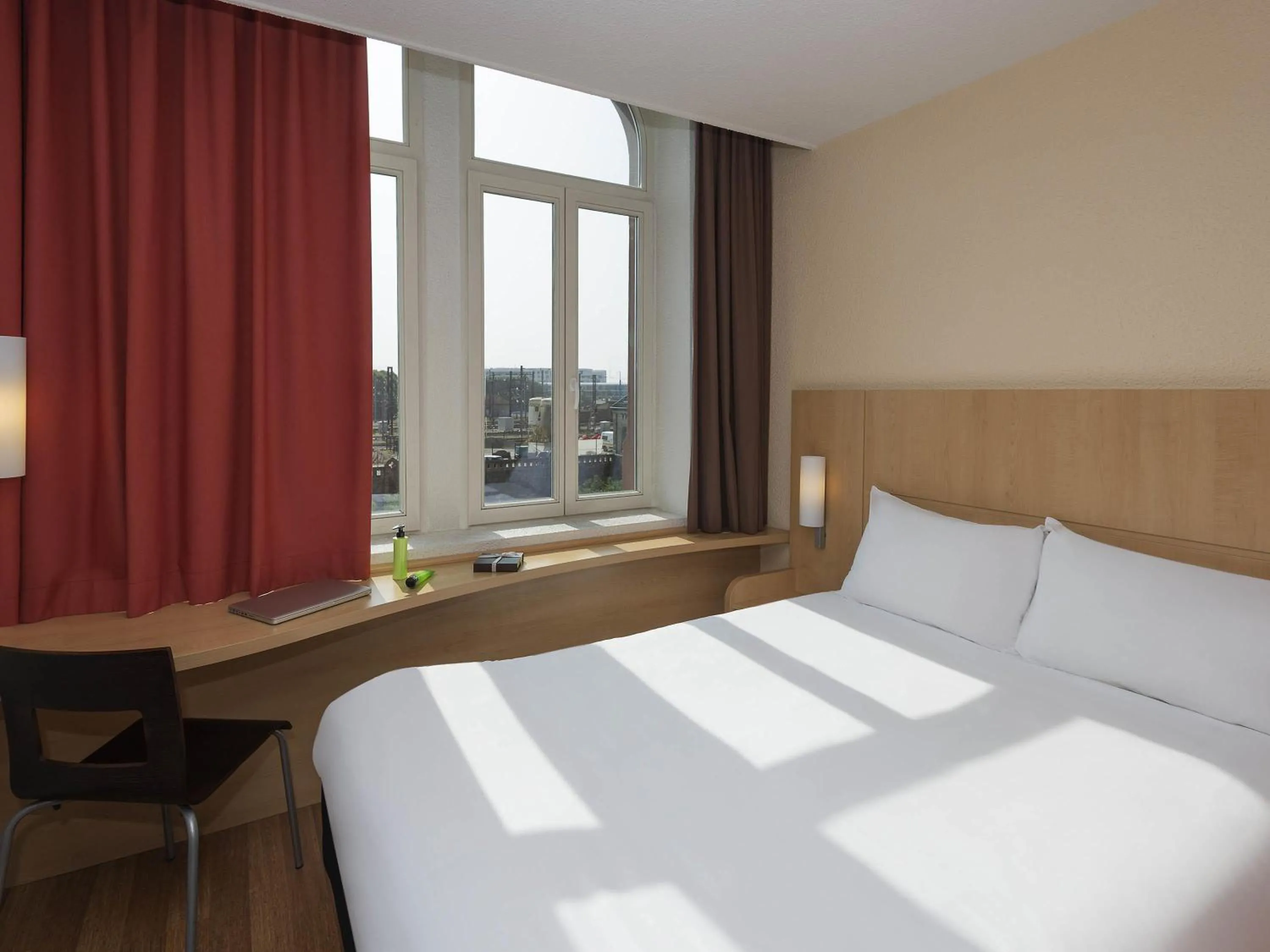 Bedroom, Bed in ibis Metz Centre Gare