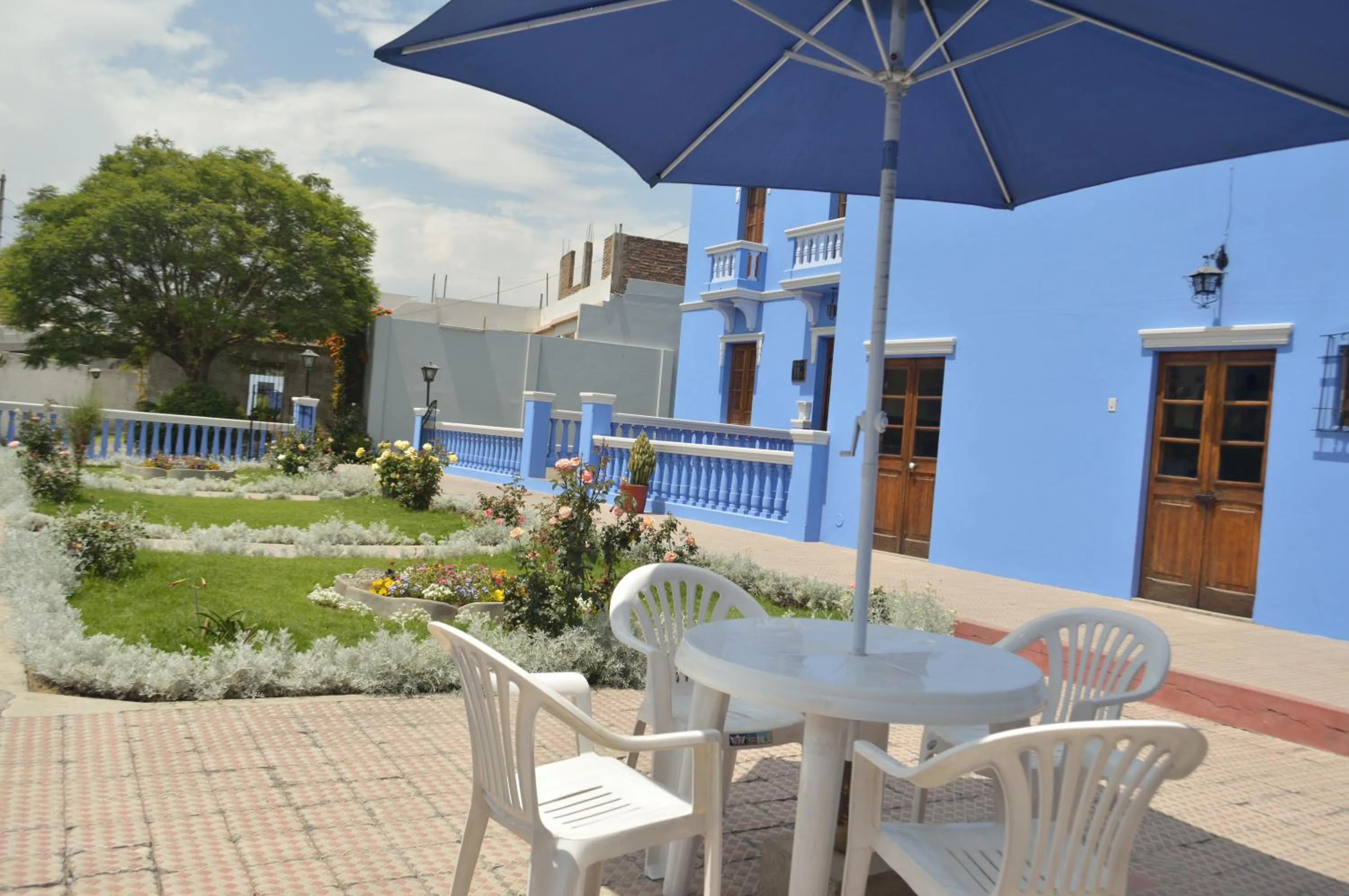 Facade/entrance in Las Mercedes