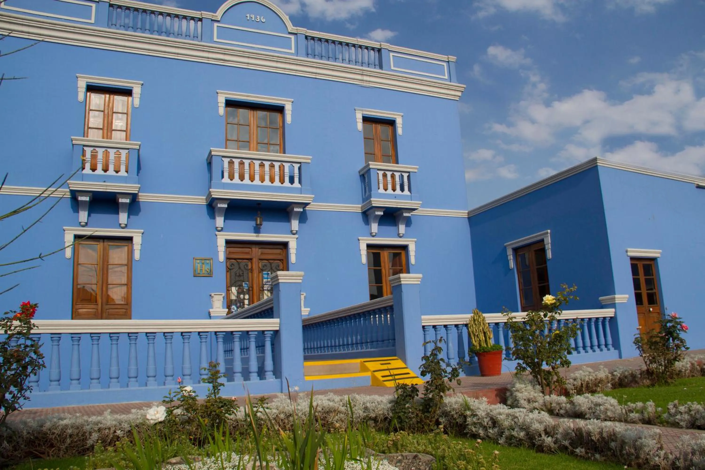 Facade/entrance in Las Mercedes